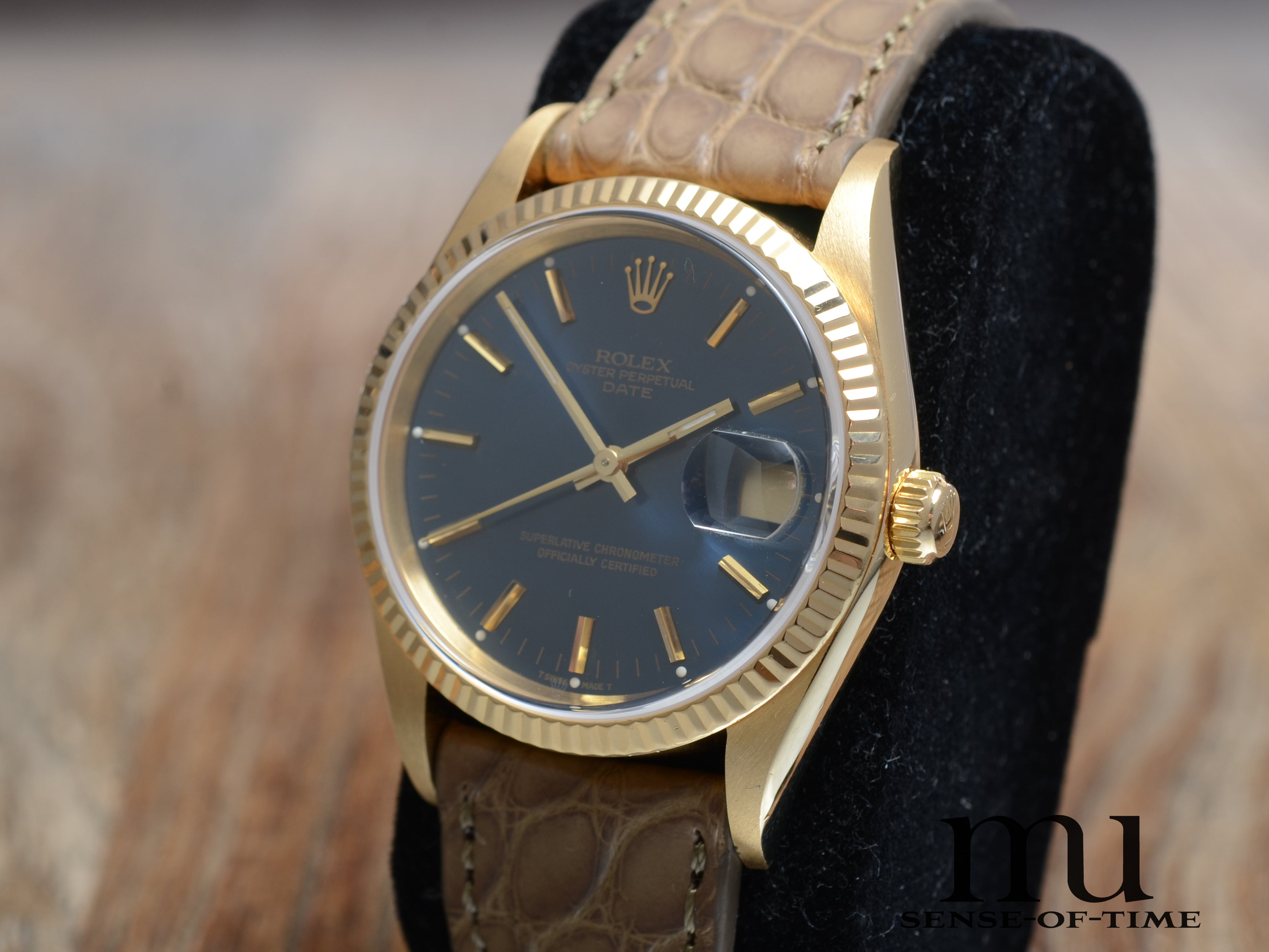 Rolex Date in 18kt Gold mit blauem Zifferblatt, Like New, Full Set, Ref.: 15238