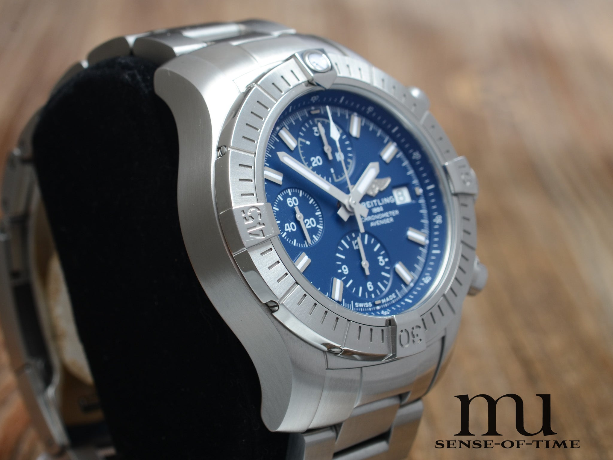 Breitling Avenger Chronograph Blaues Zifferblatt 43mm, Ref.: A13385