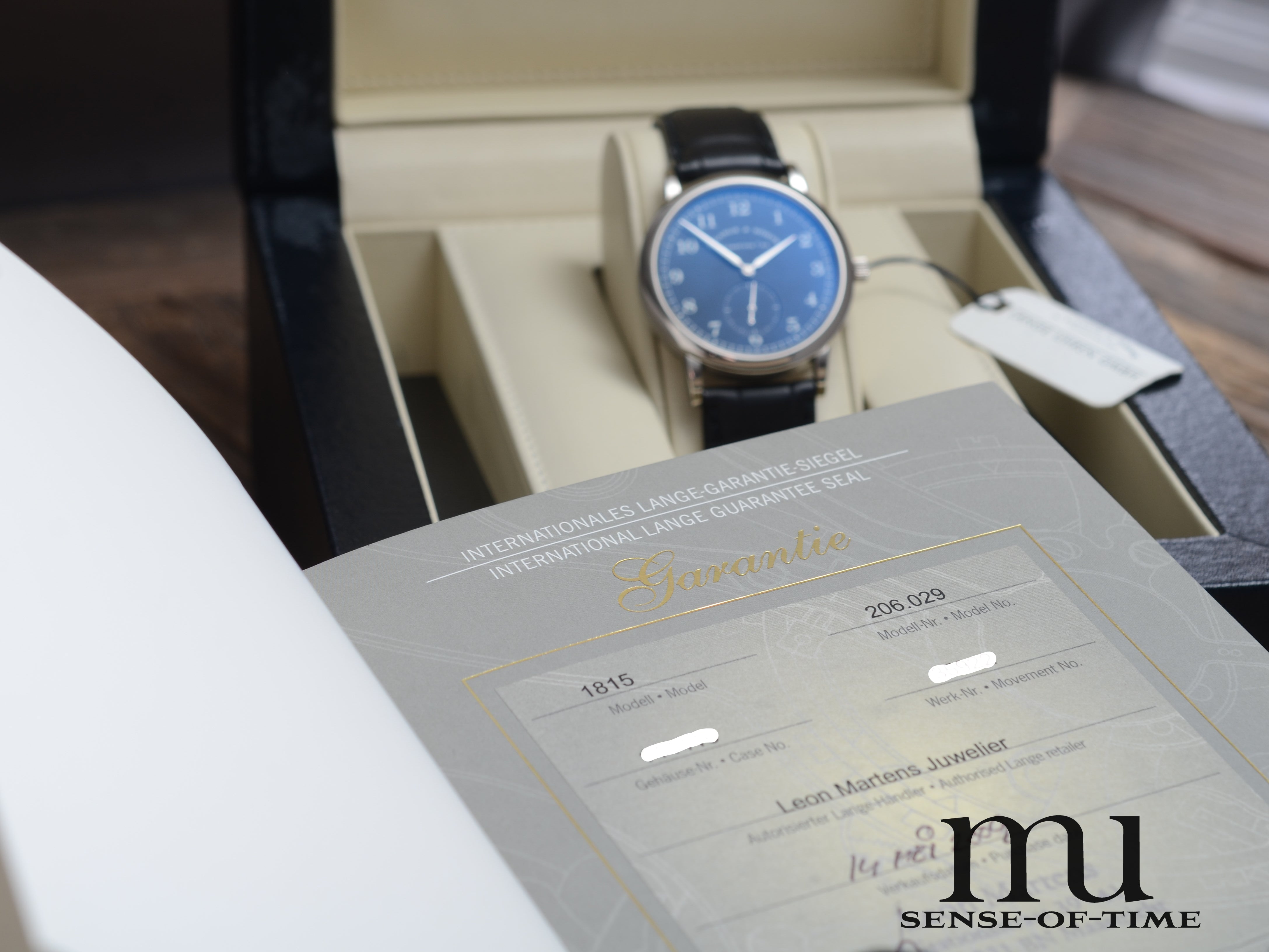 Lange & Söhne 1815 in 18kt Weißgold, schwarzes Zifferblatt, Full Set, NOS, Ref.: 206.029