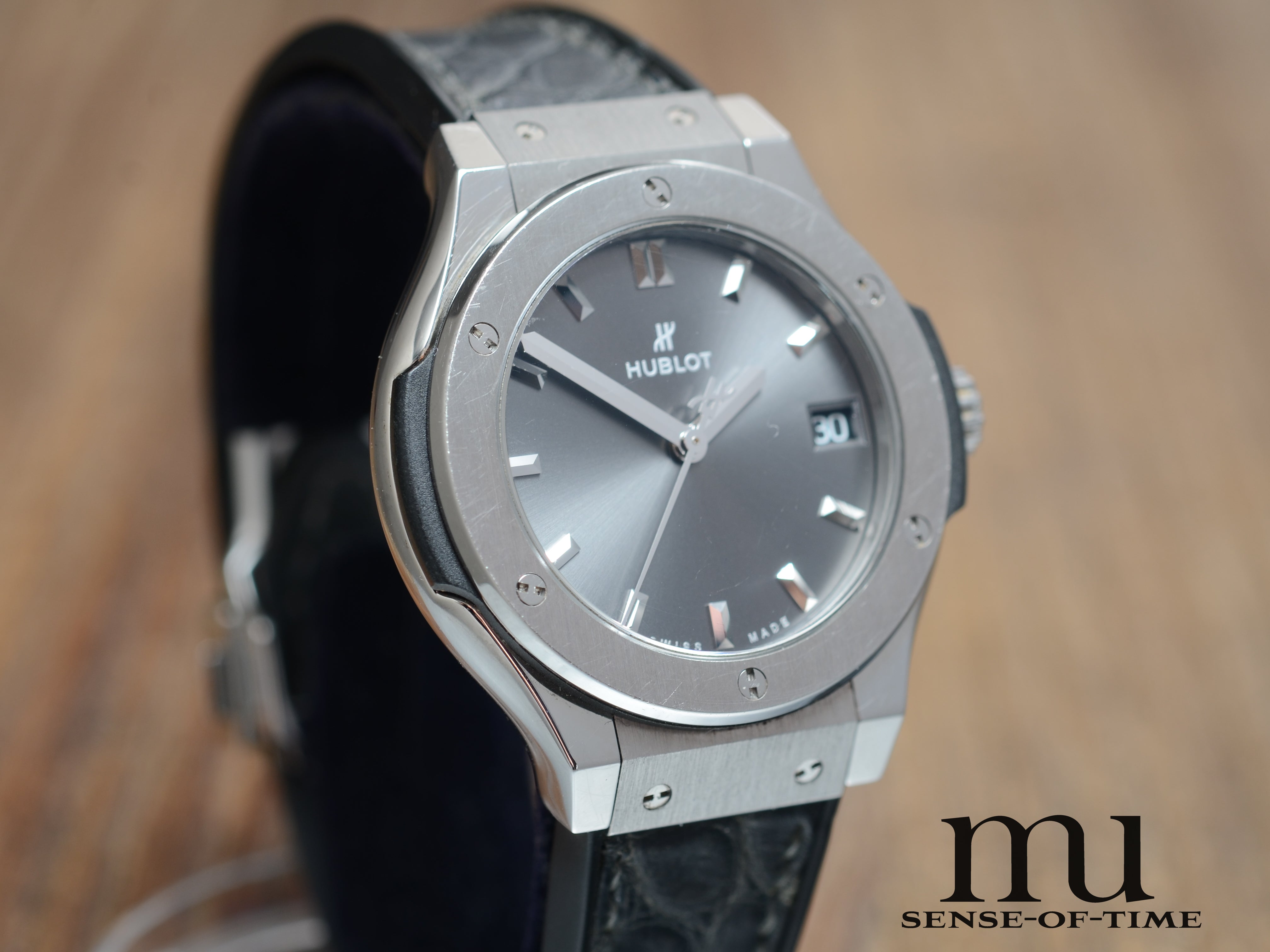 Hublot Classic Fusion 33mm, Graues Zifferblatt, Ref. 581.NX.7071.LR
