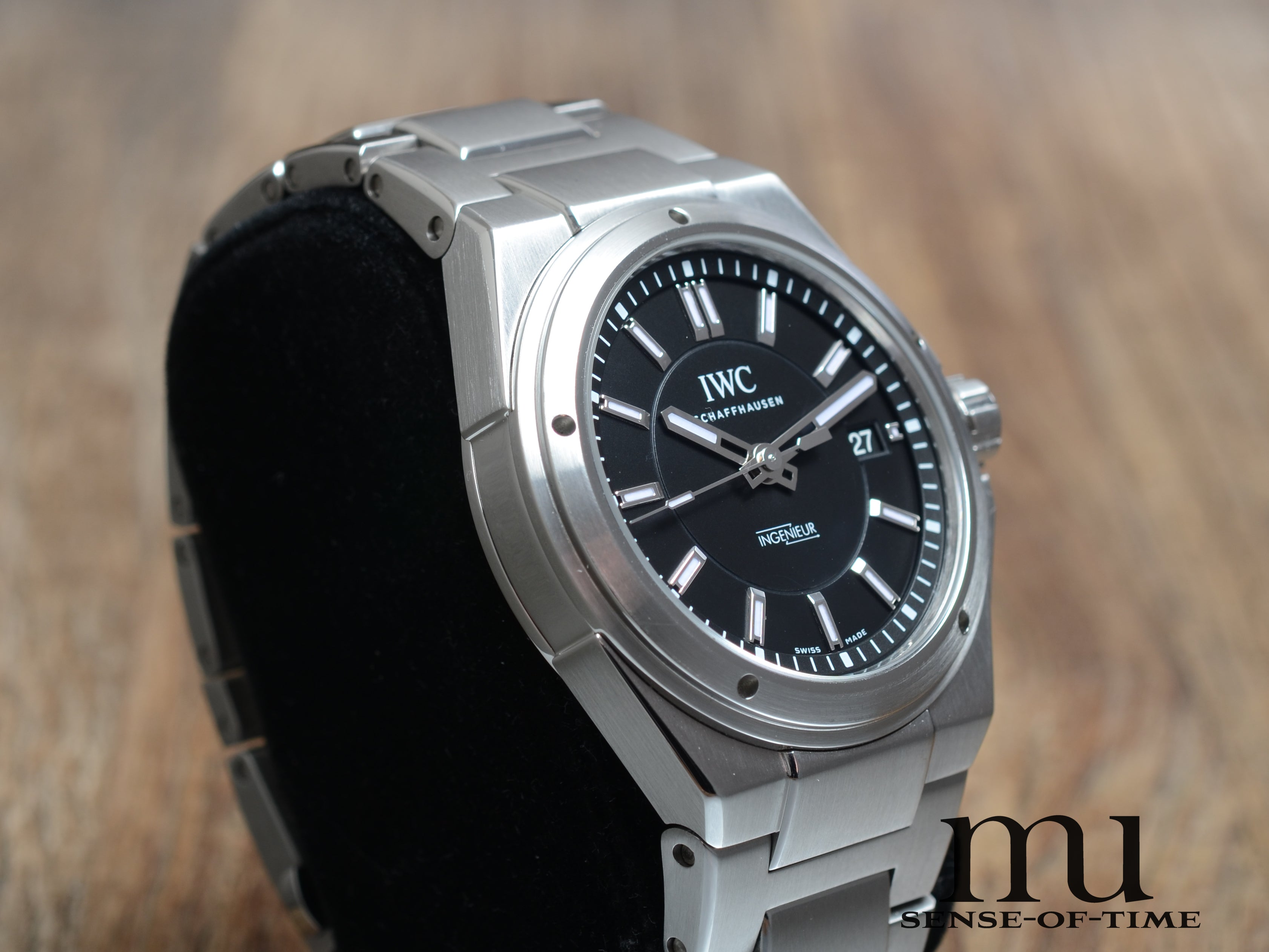 IWC Ingenieur Schwarzes Zifferblatt 40mm B&P, IW323902
