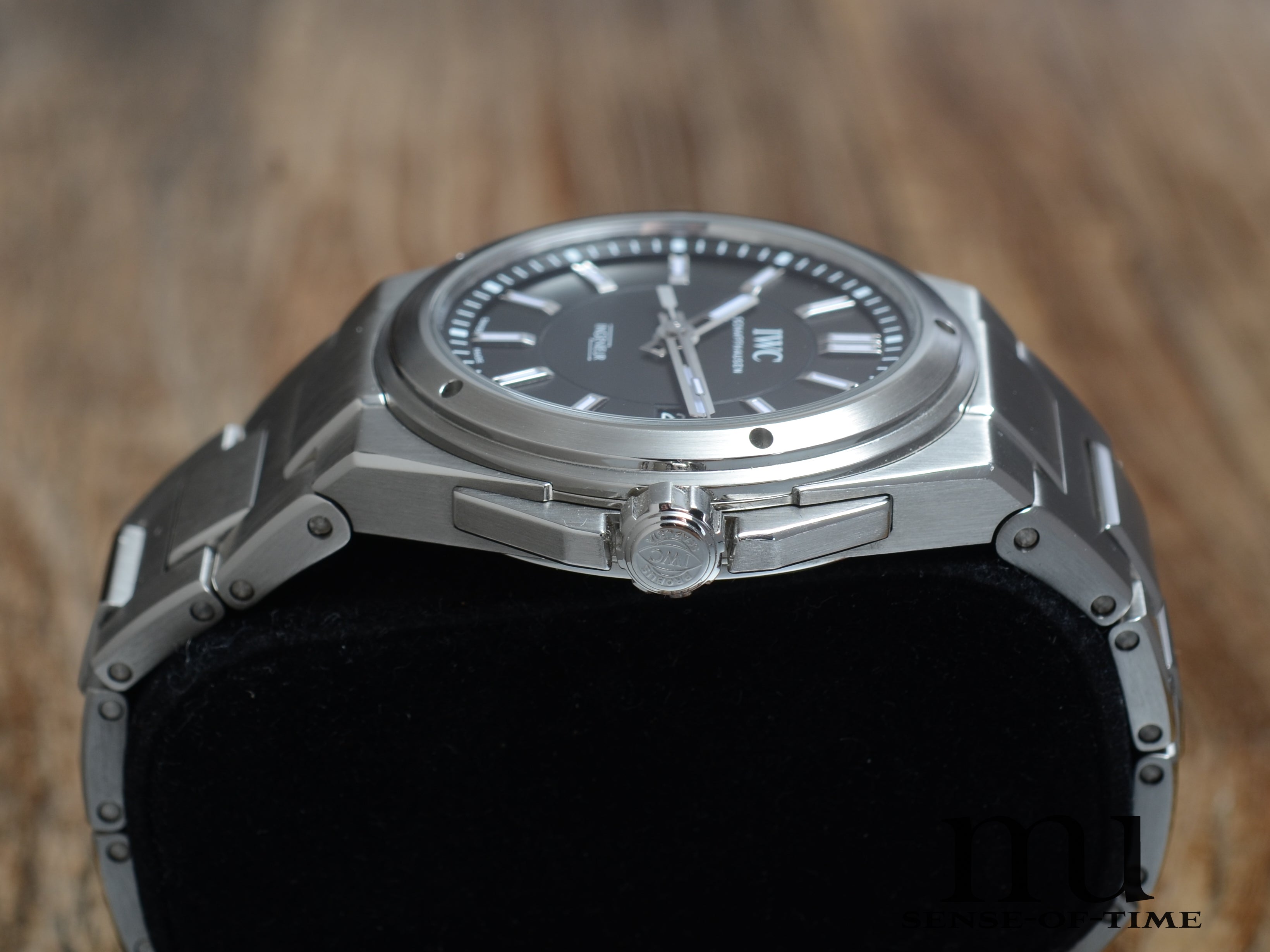 IWC Ingenieur Schwarzes Zifferblatt 40mm B&P, IW323902
