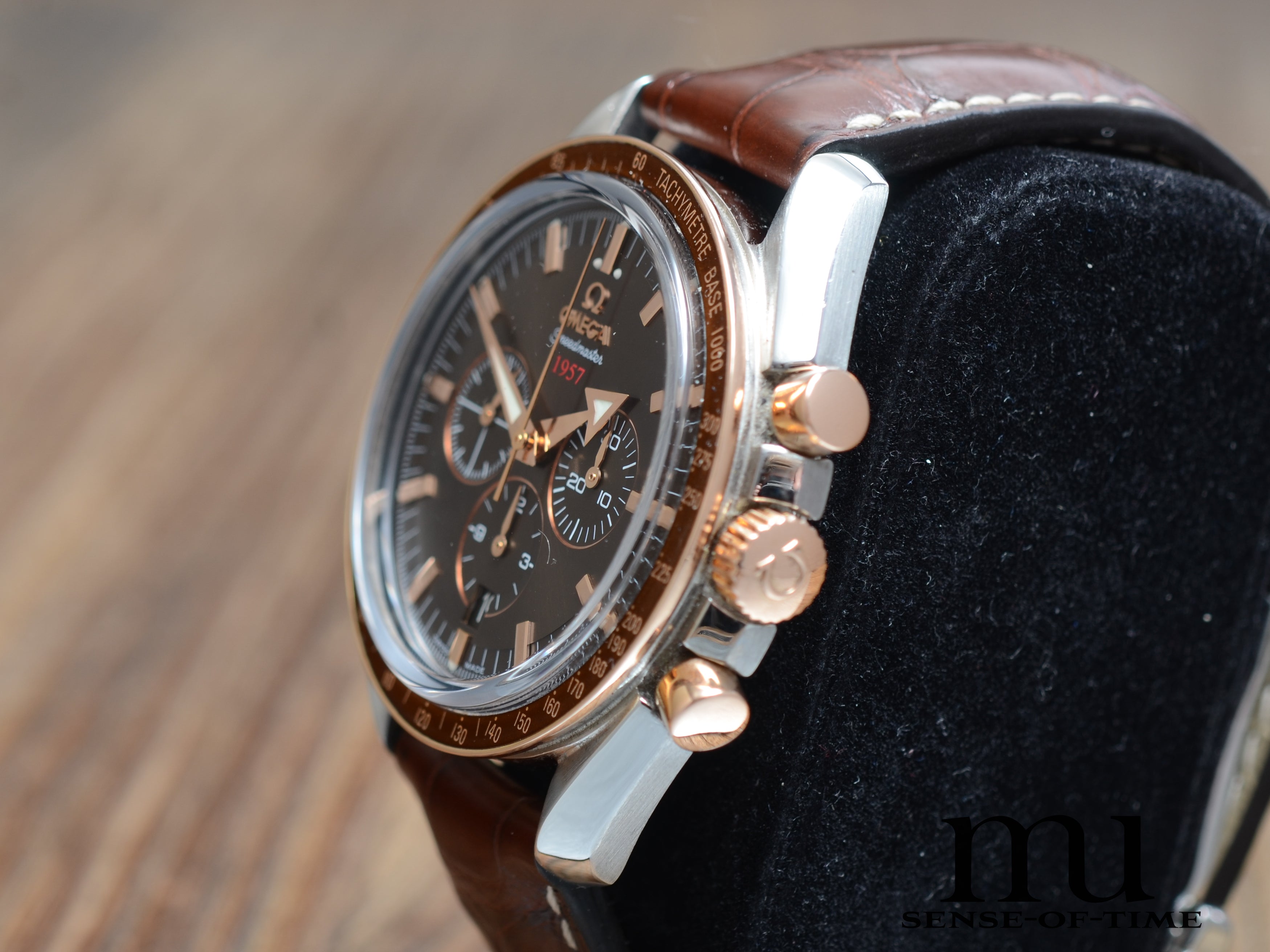 Omega Speedmaster 1957 Stahl/Gold Broad Arrow Co-Axial, Ref.: 321.93.42.50.13.001