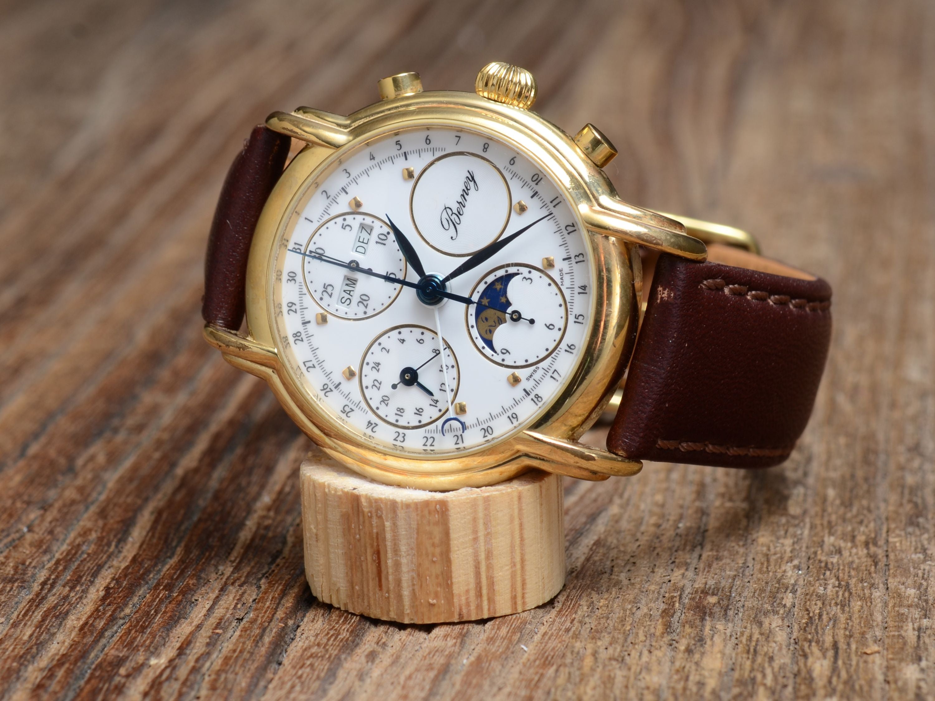 Barney Vollkalender Chronograph, vergoldet, ETA-Uhrwerk