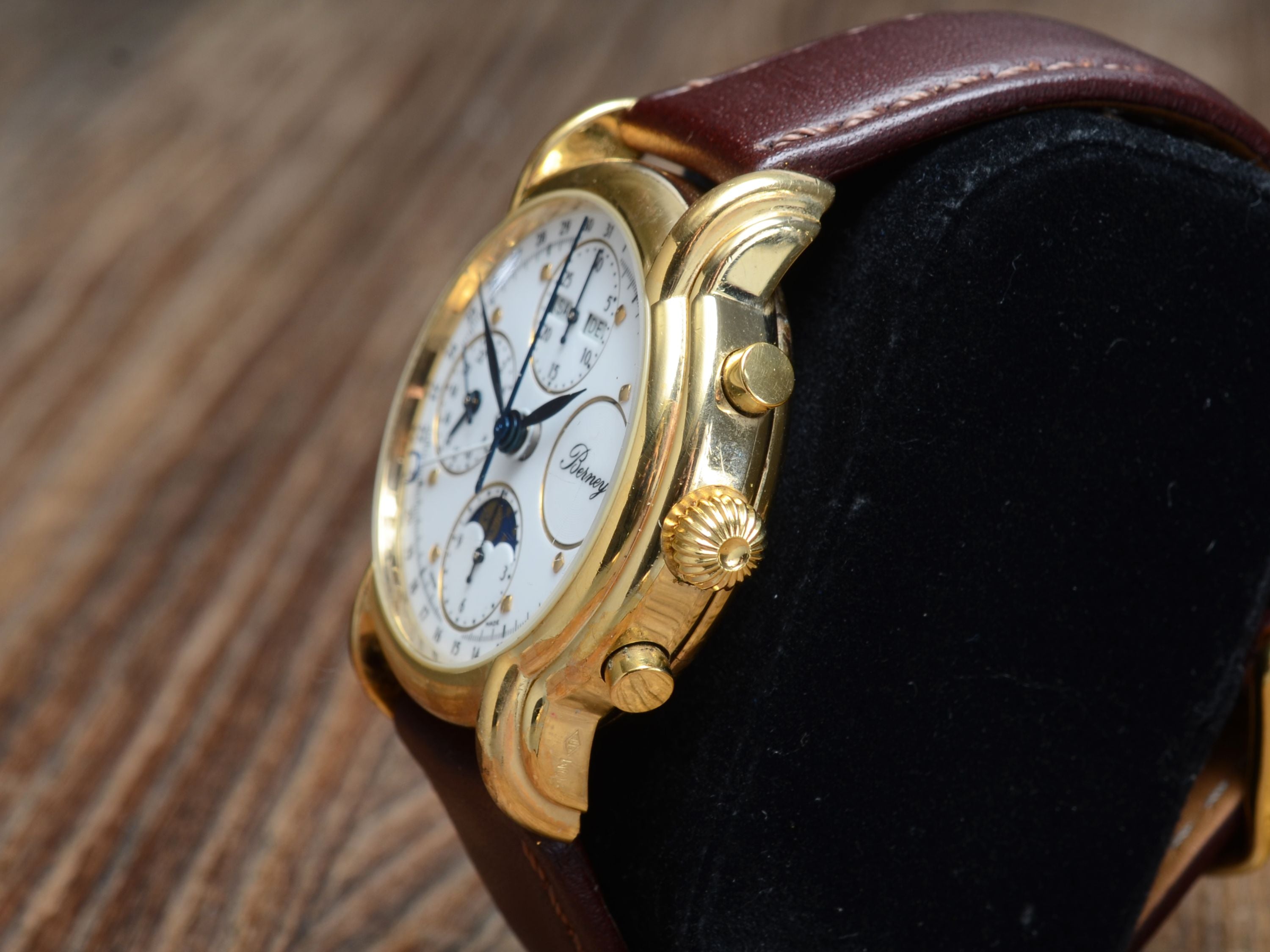 Barney Vollkalender Chronograph, vergoldet, ETA-Uhrwerk