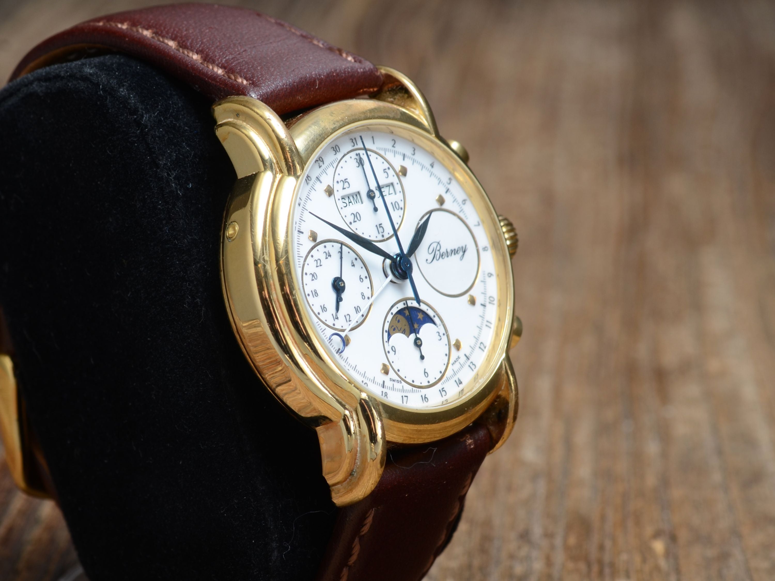 Barney Vollkalender Chronograph, vergoldet, ETA-Uhrwerk