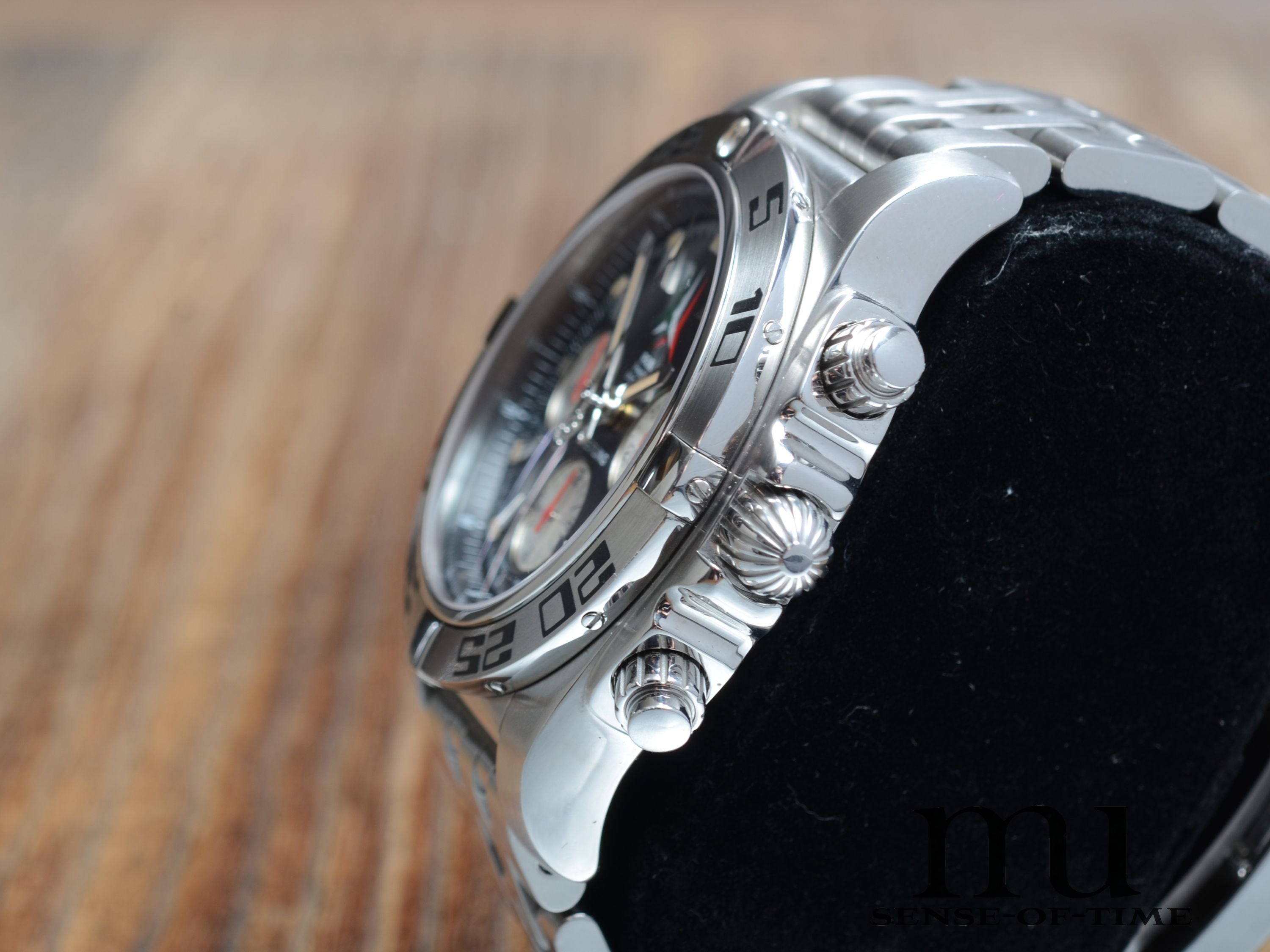 Breitling Chronomat B01 Frecce Tricolori Pilotband Limited Edition, Ref.: AB01104D