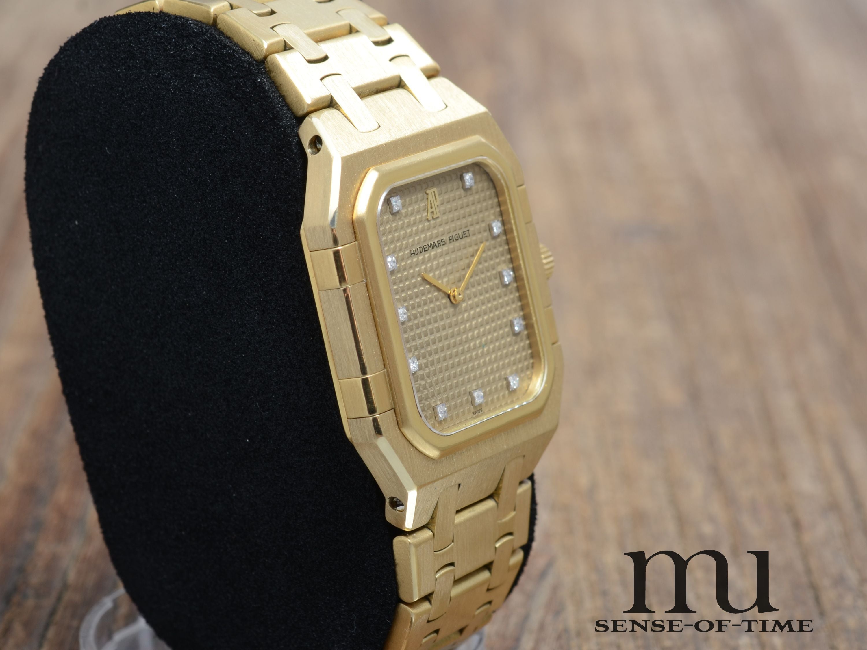 Audemars Piguet Royal Oak, Rectangulaire 18kt Gold, Brillant-Zifferblatt, Ref.: 6009BA