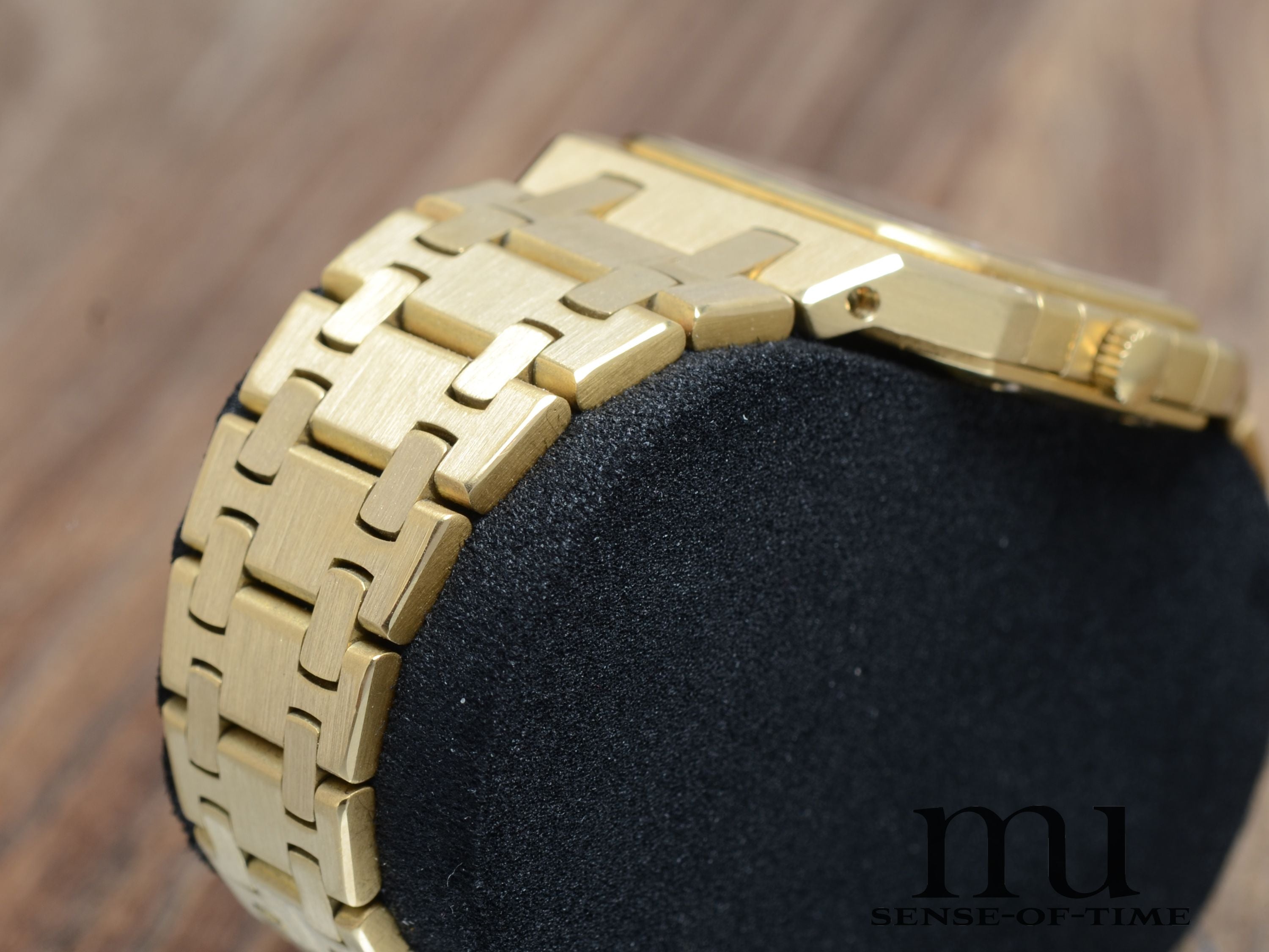 Audemars Piguet Royal Oak, Rectangulaire 18kt Gold, Brillant-Zifferblatt, Ref.: 6009BA