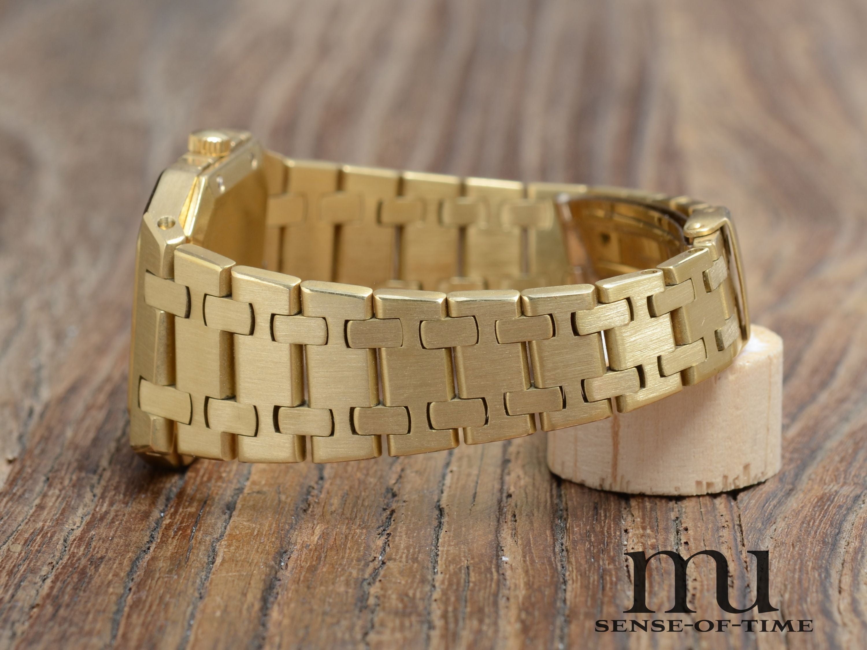 Audemars Piguet Royal Oak, Rectangulaire 18kt Gold, Brillant-Zifferblatt, Ref.: 6009BA