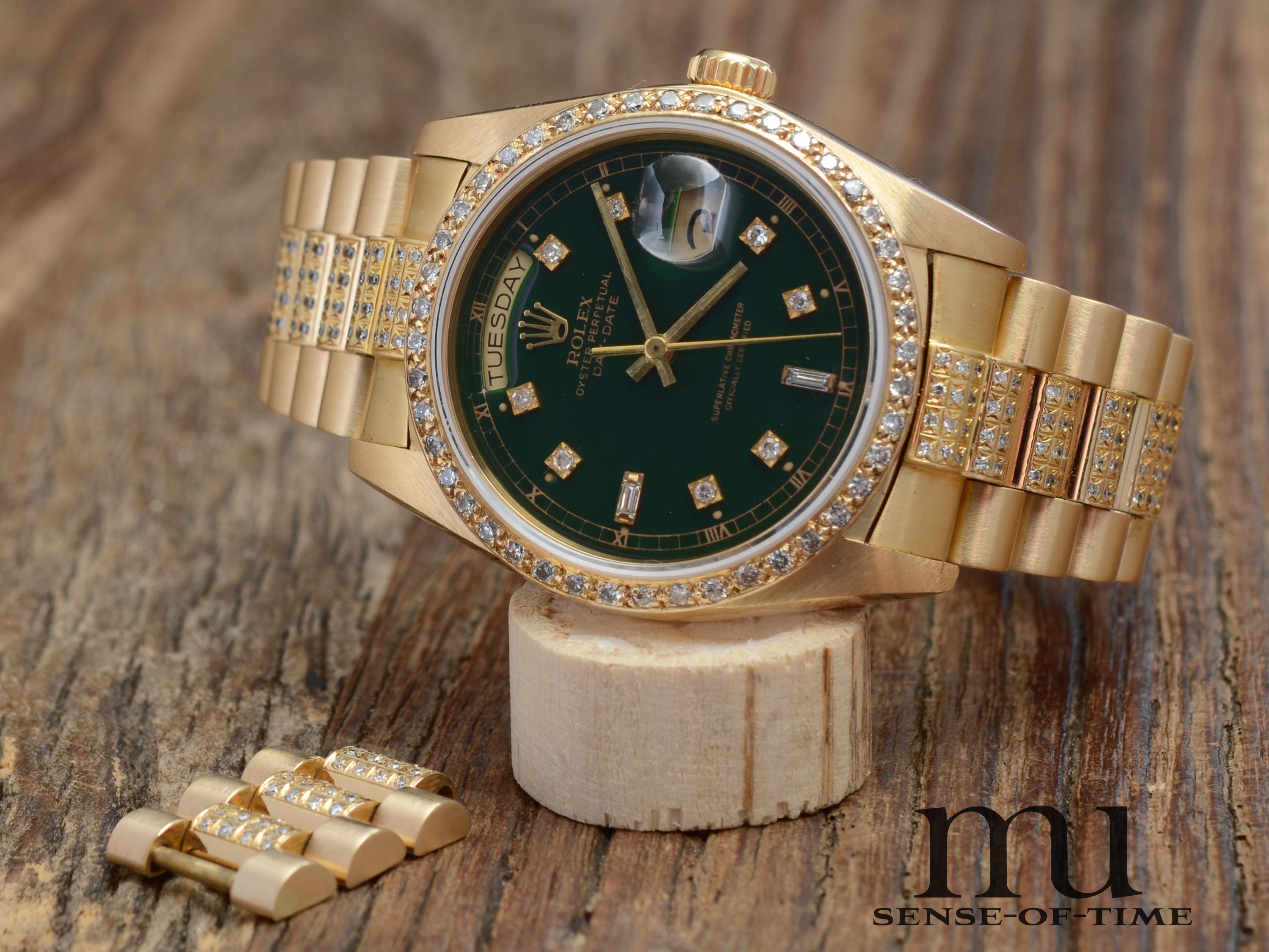 Rolex Day-Date Grünes Zifferblatt 18kt Gelbgold Diamant-Besatz, Ref: 18038