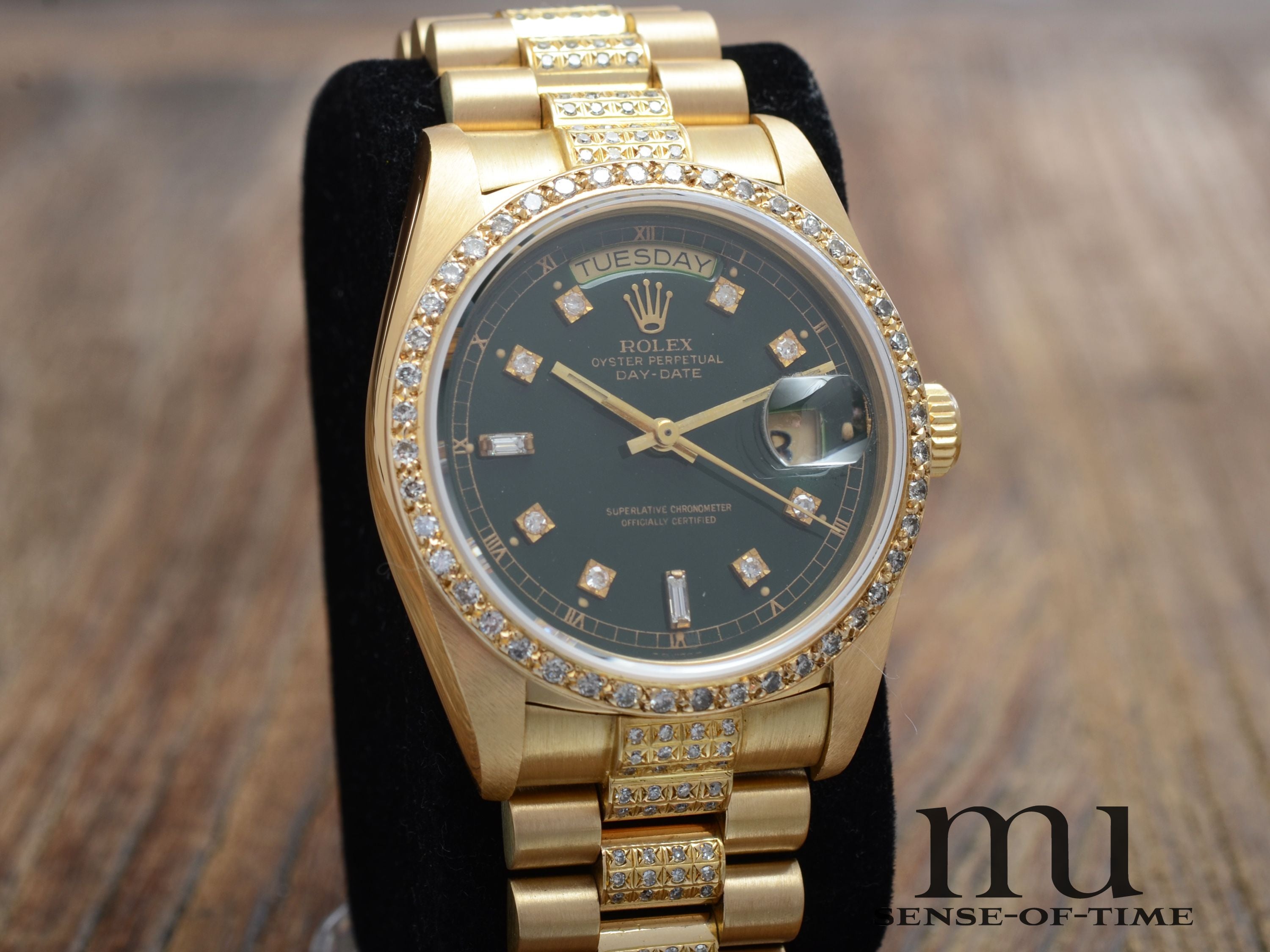 Rolex Day-Date Grünes Zifferblatt 18kt Gelbgold Diamant-Besatz, Ref: 18038
