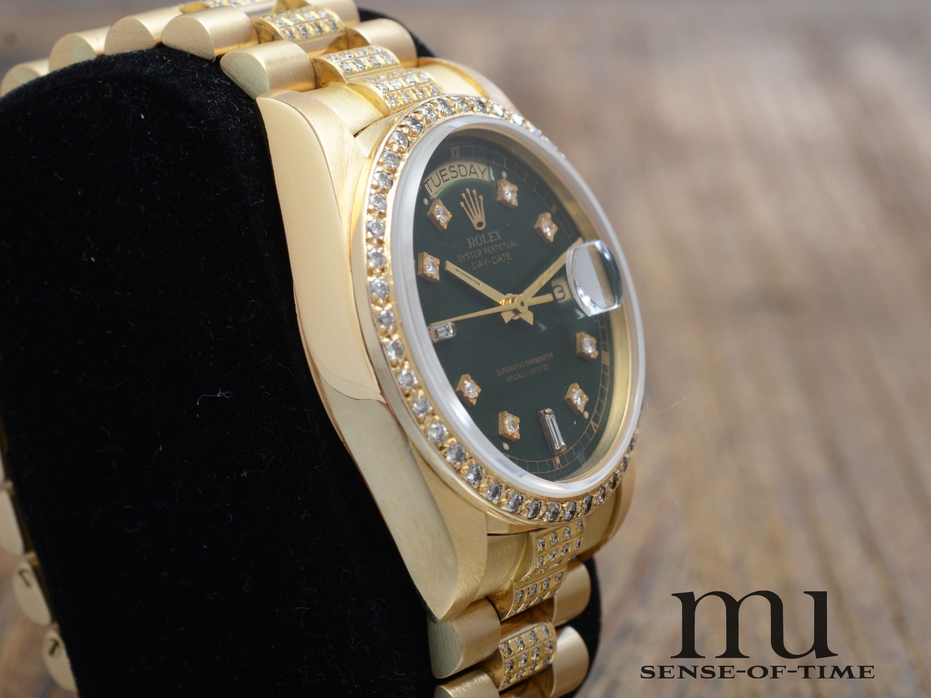 Rolex Day-Date Grünes Zifferblatt 18kt Gelbgold Diamant-Besatz, Ref: 18038
