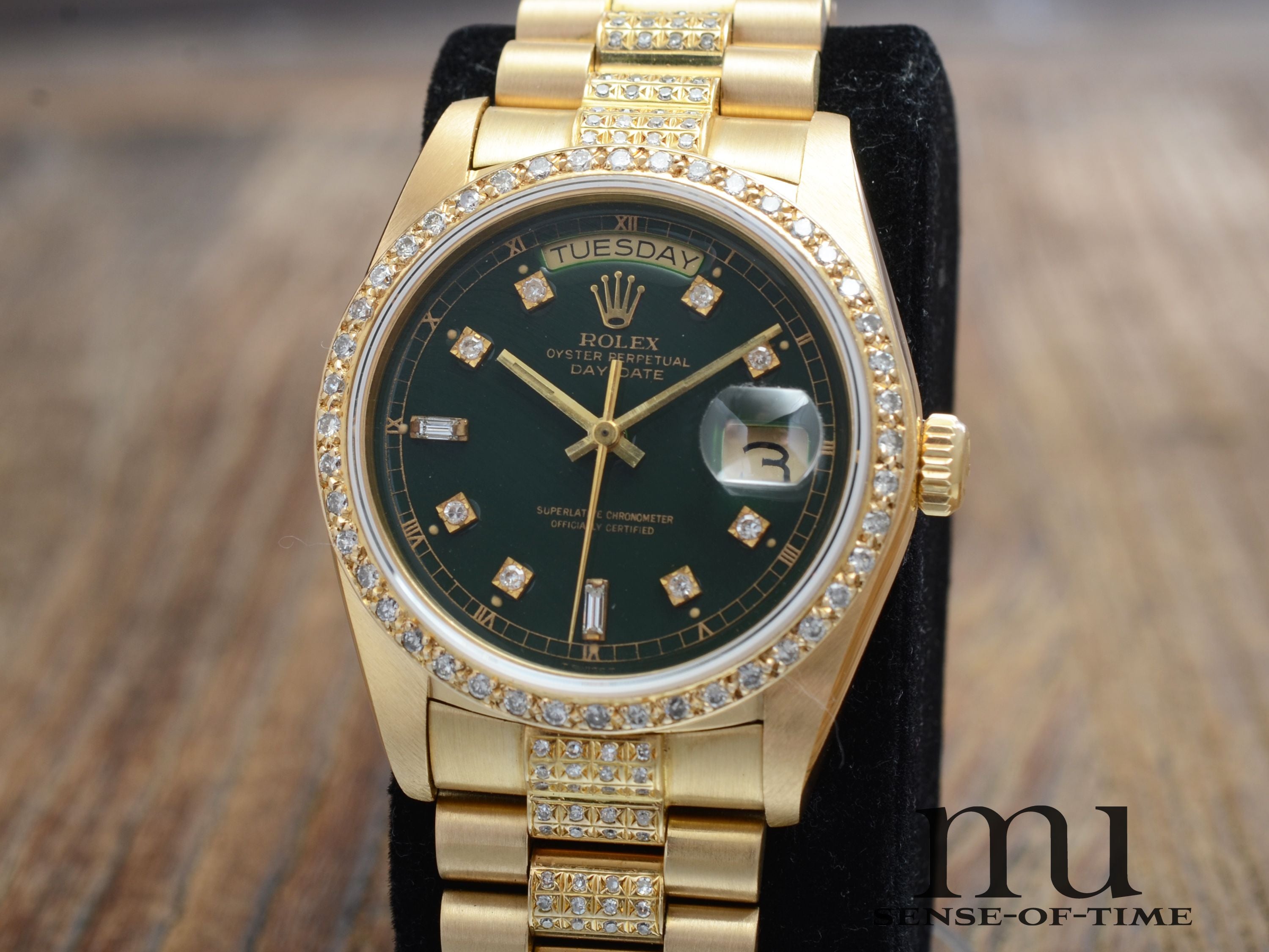 Rolex Day-Date Grünes Zifferblatt 18kt Gelbgold Diamant-Besatz, Ref: 18038