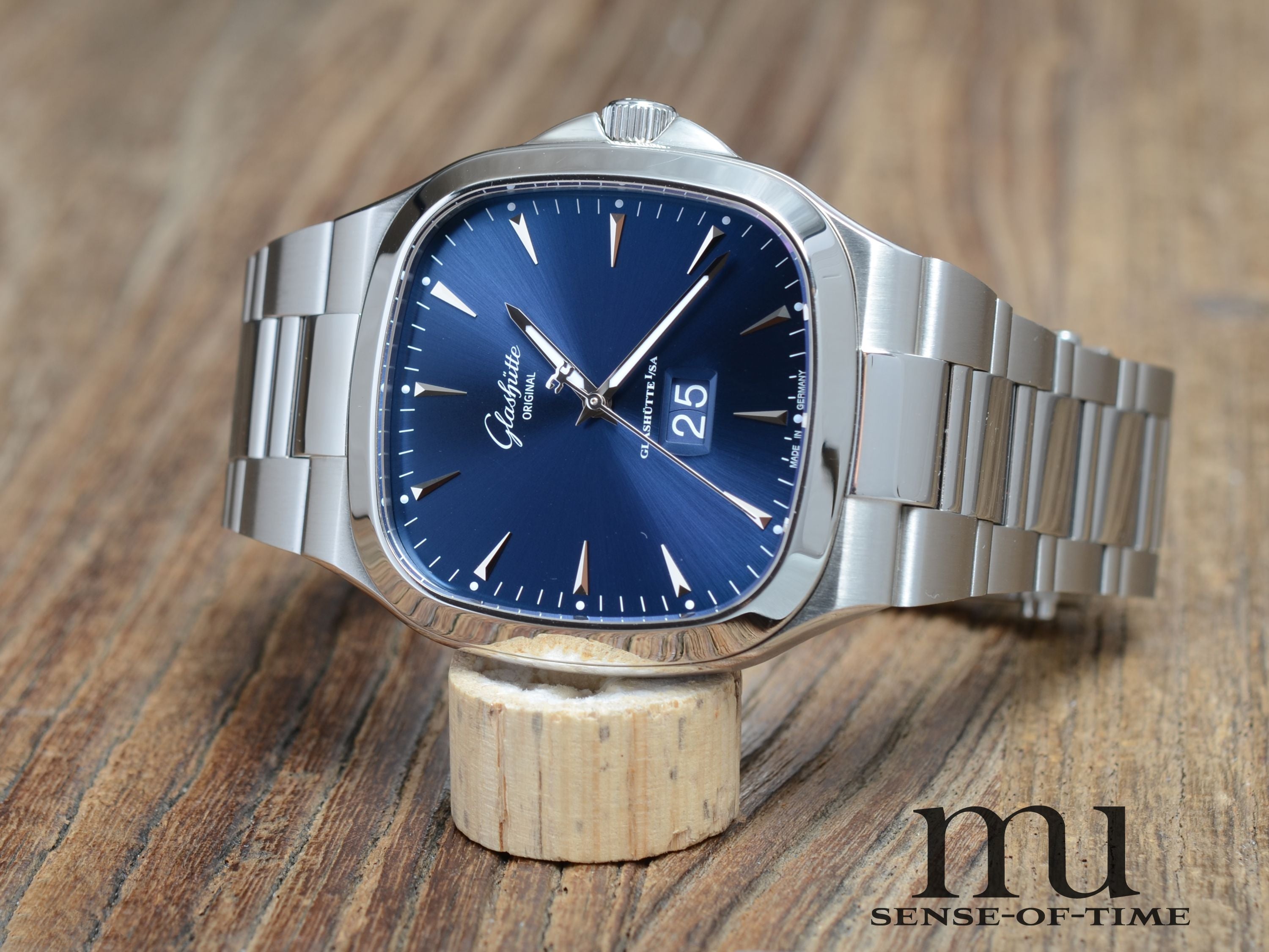 Glashütte Original Seventies Panoramdatum, Blaues Zifferblatt, Full Set, Cal.: 39-47