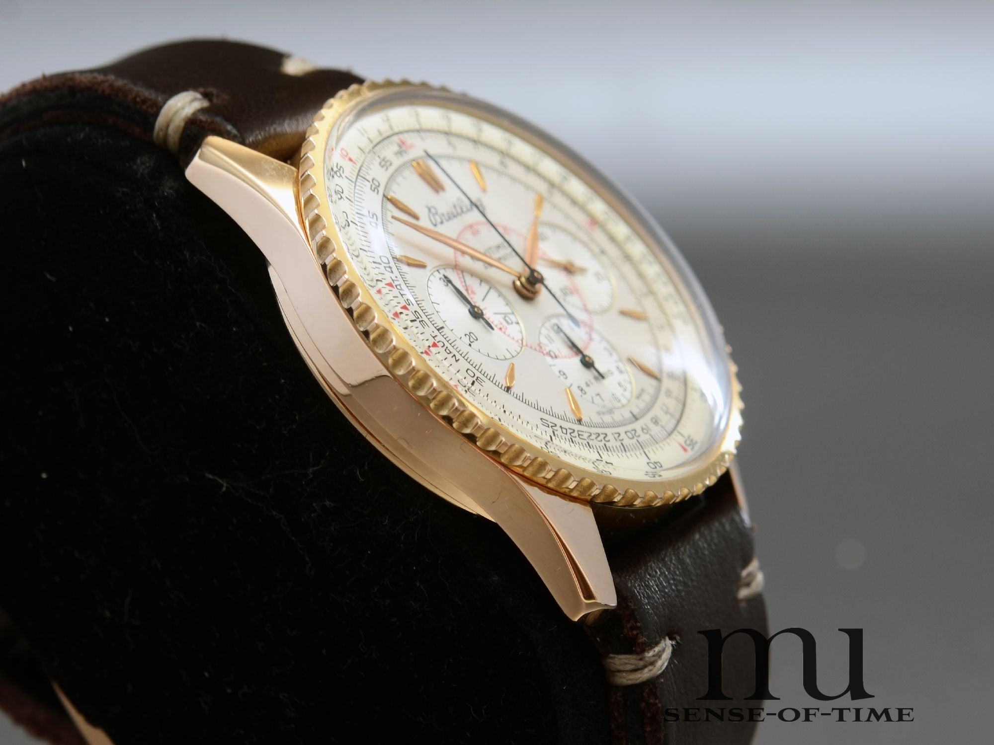 Breitling Navitimer Montbrillant 18kt Gold Limited Edition
