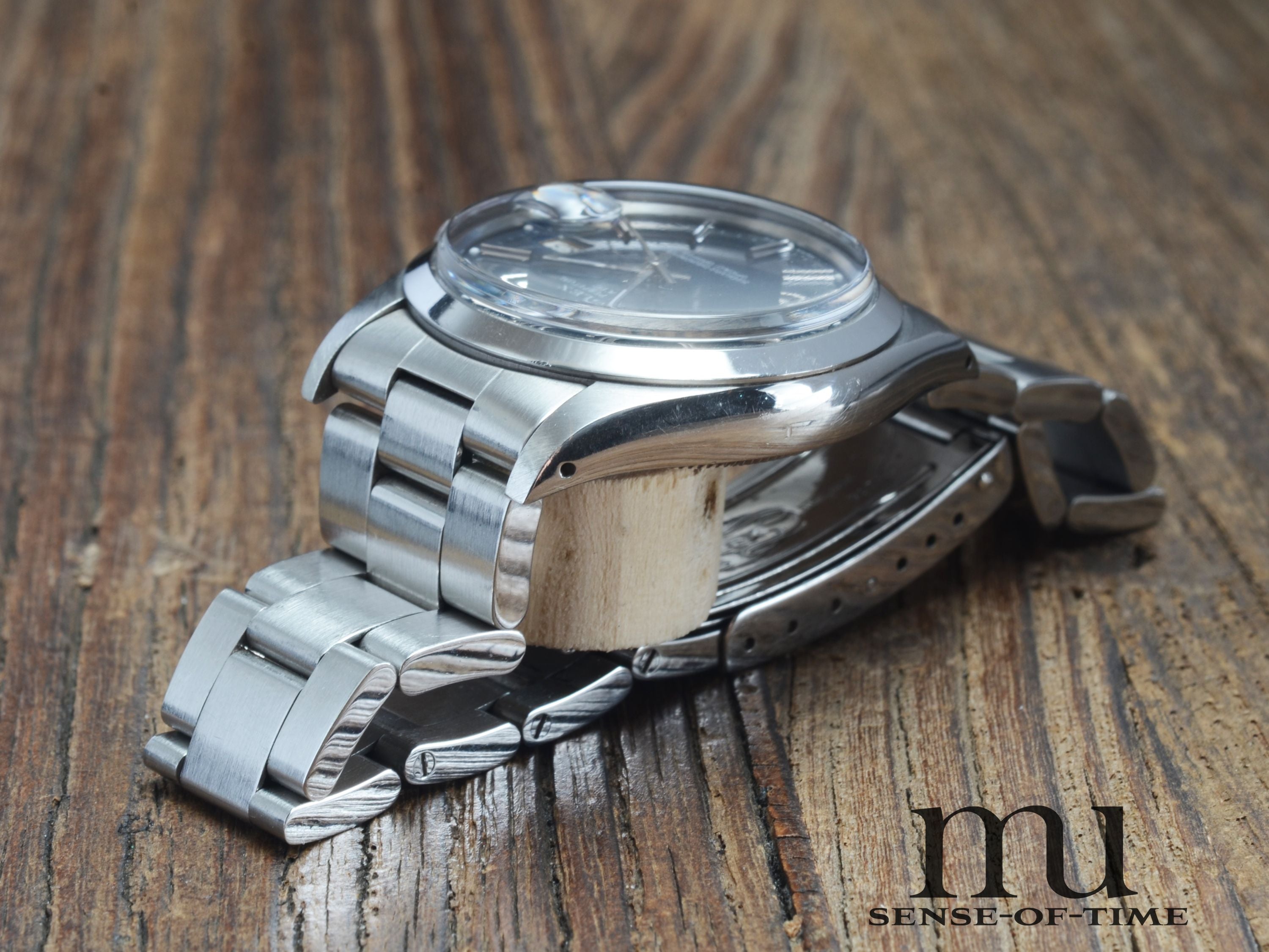 Rolex Oyster Perpetual Date 34mm, Blue Dial