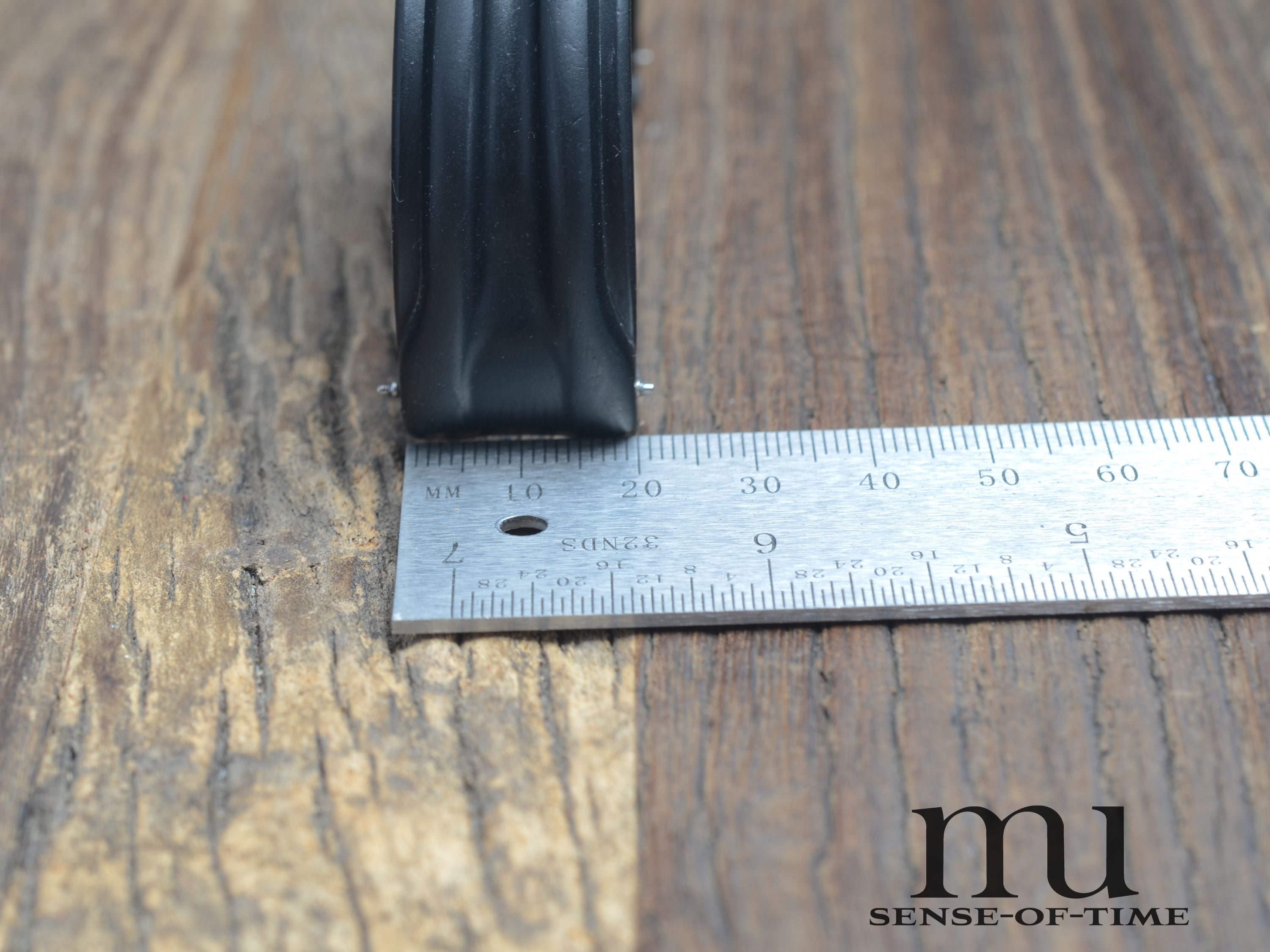 Zubehör: Omega Seamaster Kautschukband mit Faltschließe 20mm