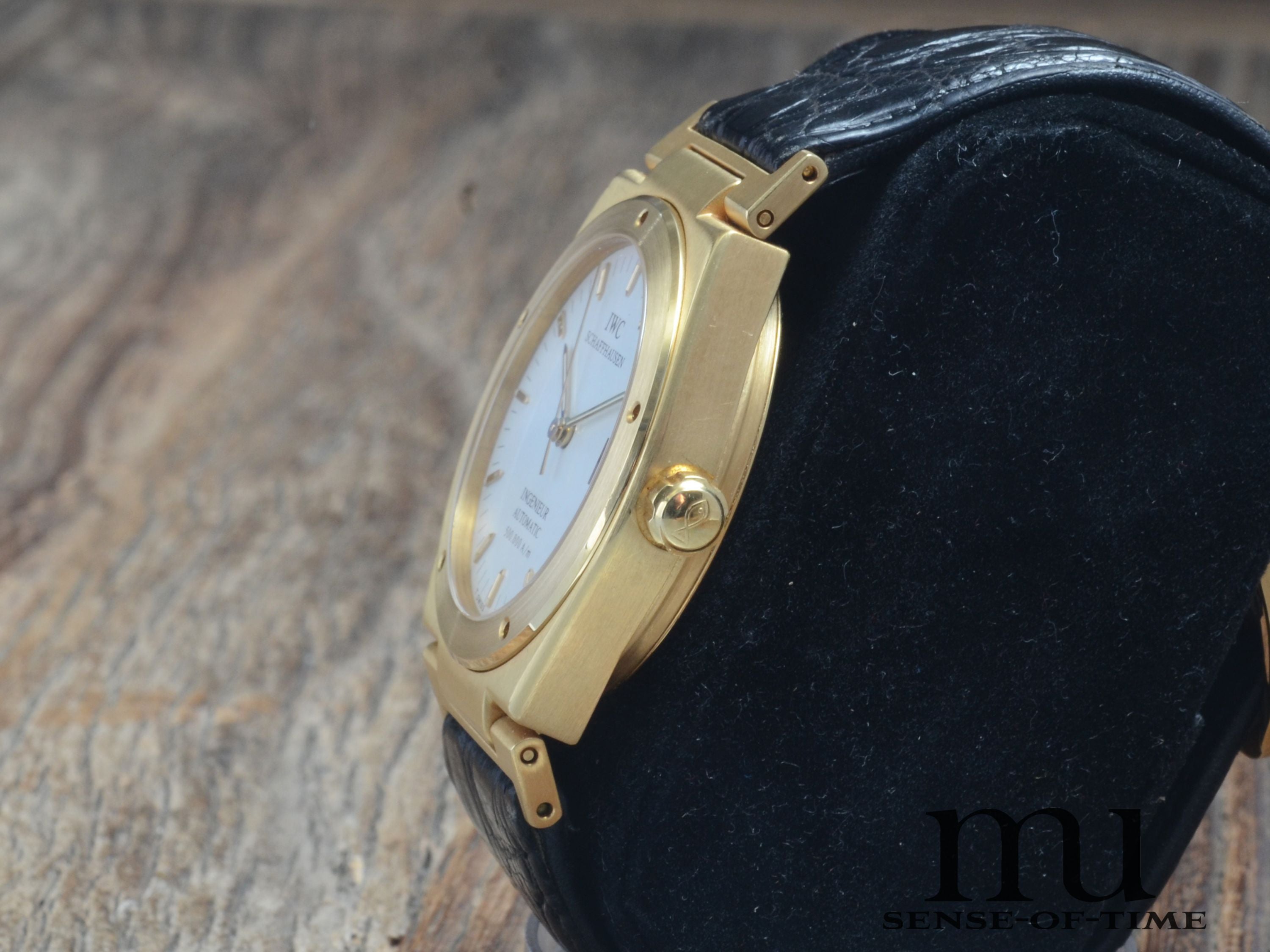 IWC Ingenieur 18kt Gold 500.000 A/m, like new, IW3518