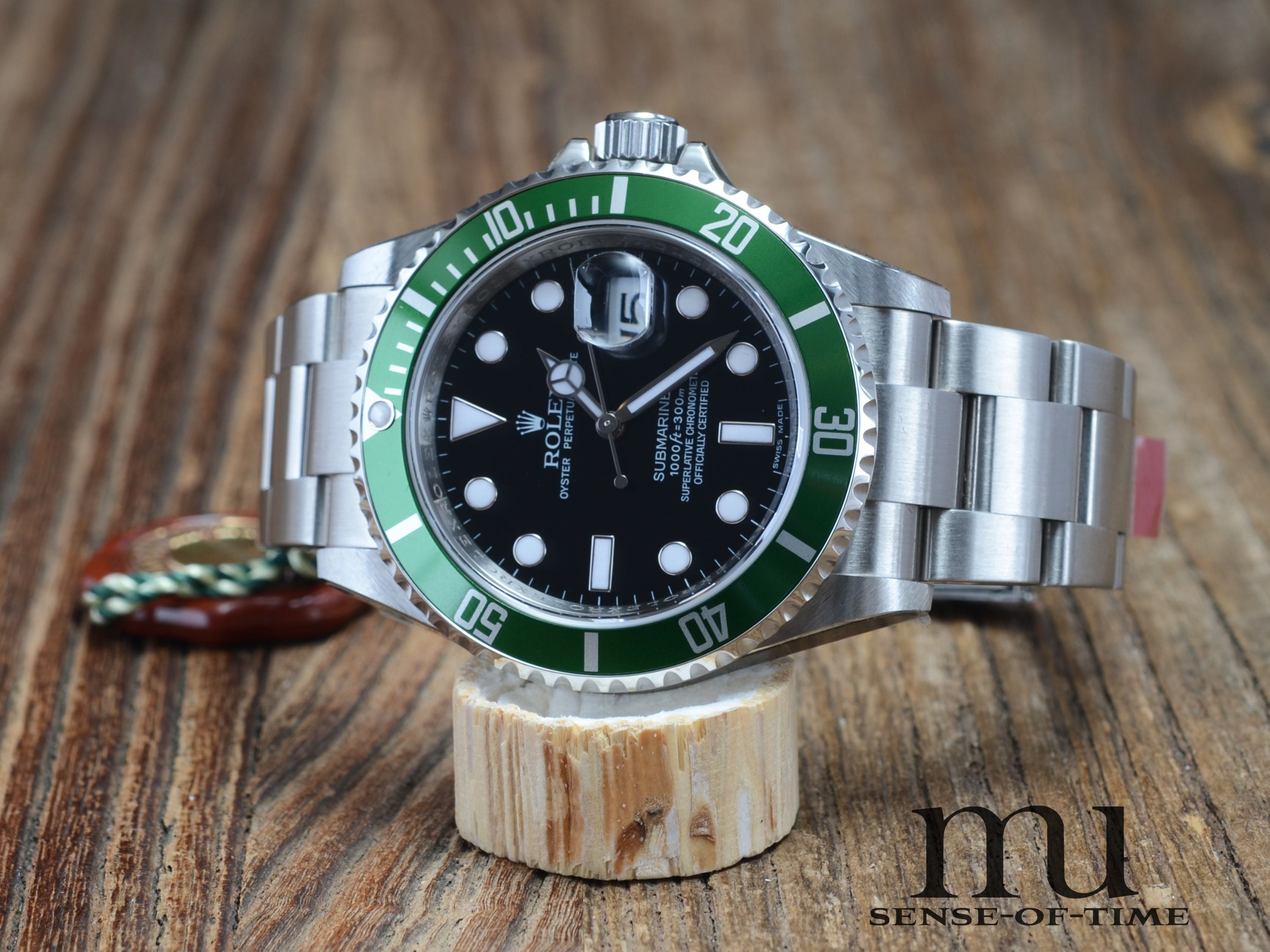 Rolex Submariner Date Kermit, Ref.: 16610LV, verklebt NOS, RRR-Gravur Full Set