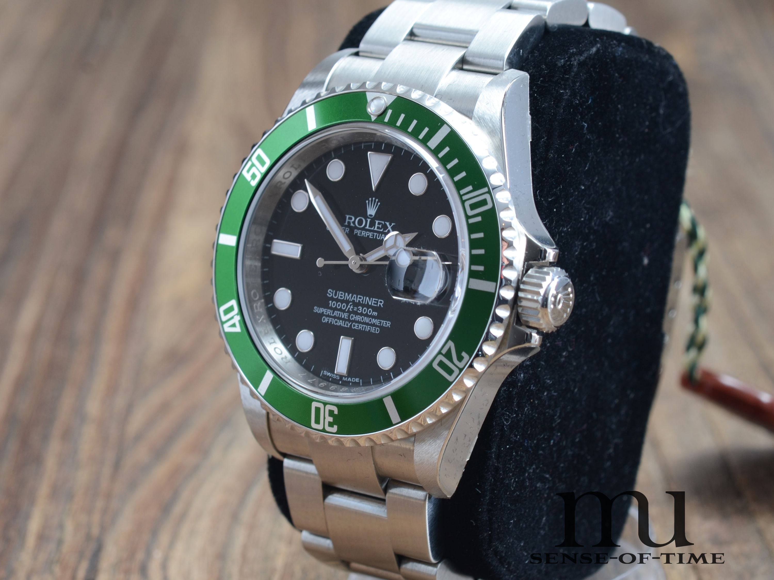 Rolex Submariner Date Kermit, Ref.: 16610LV, verklebt NOS, RRR-Gravur Full Set