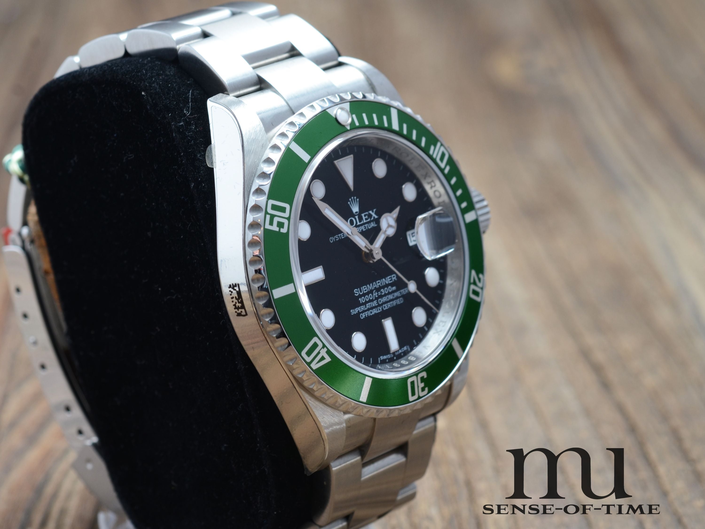 Rolex Submariner Date Kermit, Ref.: 16610LV, verklebt NOS, RRR-Gravur Full Set