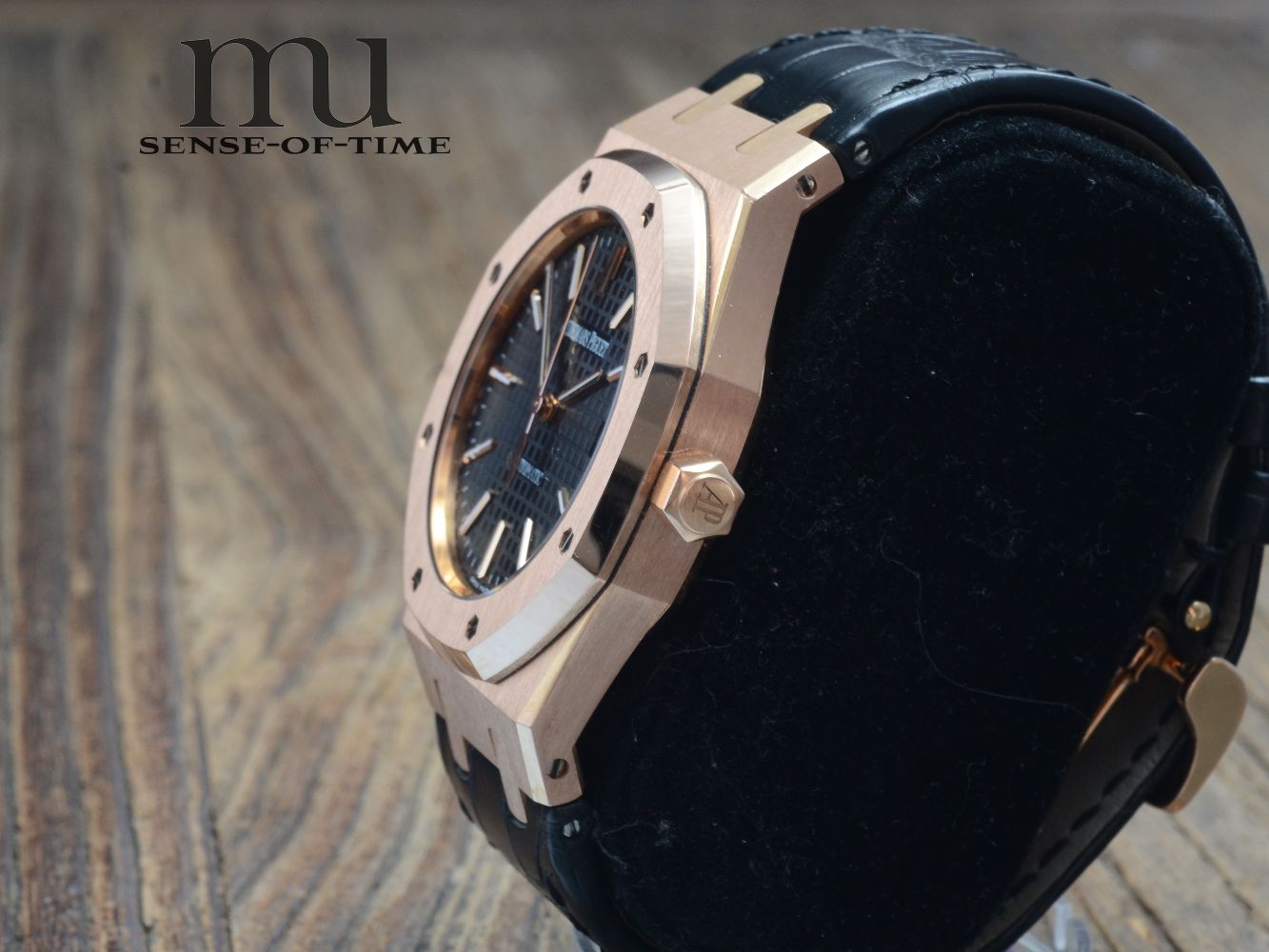 Audemars Piguet Royal Oak 18kt Gold Ref: 15300OR