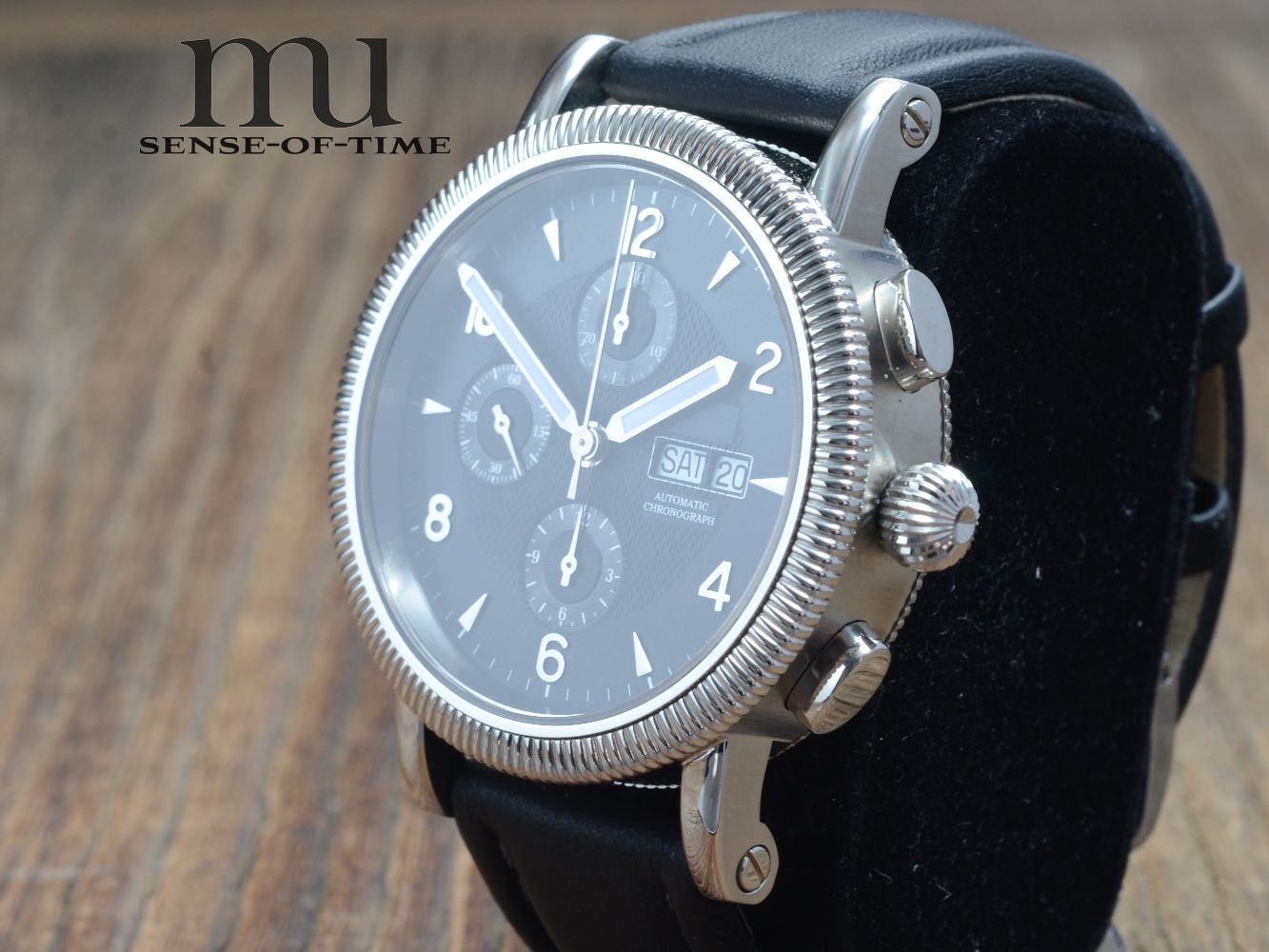 Ungelabelt: Klassik Chronograph mit veredeltem ETA 7750