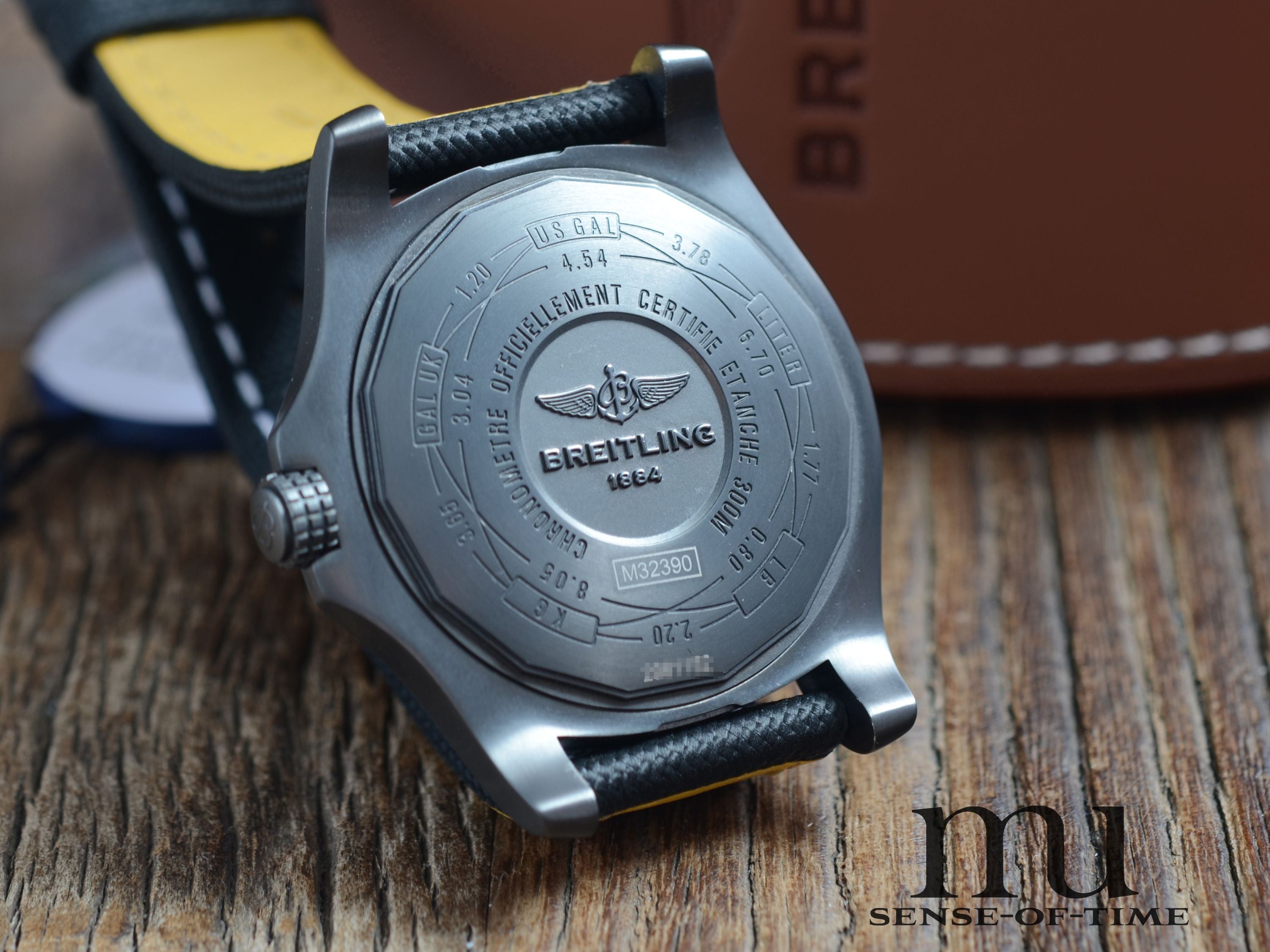 Breitling Avenger II GMT Blacksteel, Ref.: M32390