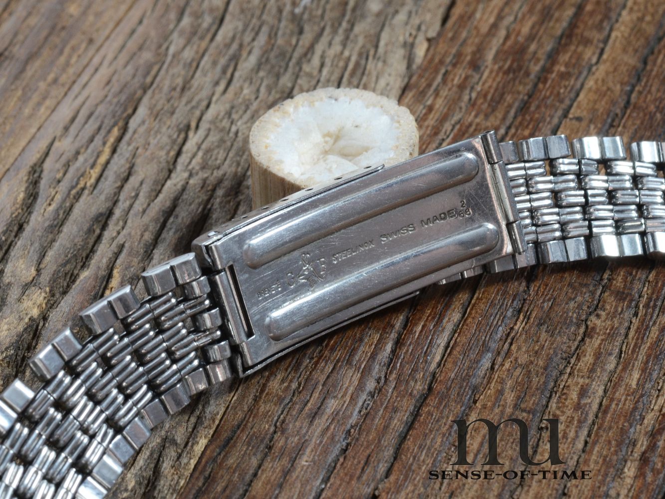 Heuer Camaro mit Gay Freres Double Bed Of Rice Bracelet