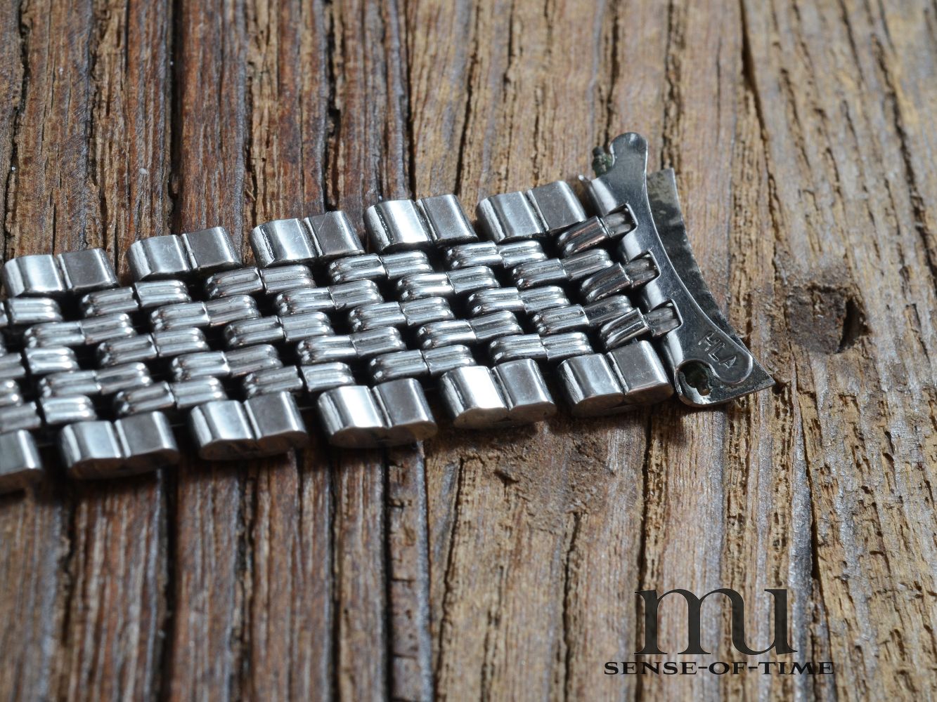 Heuer Camaro mit Gay Freres Double Bed Of Rice Bracelet