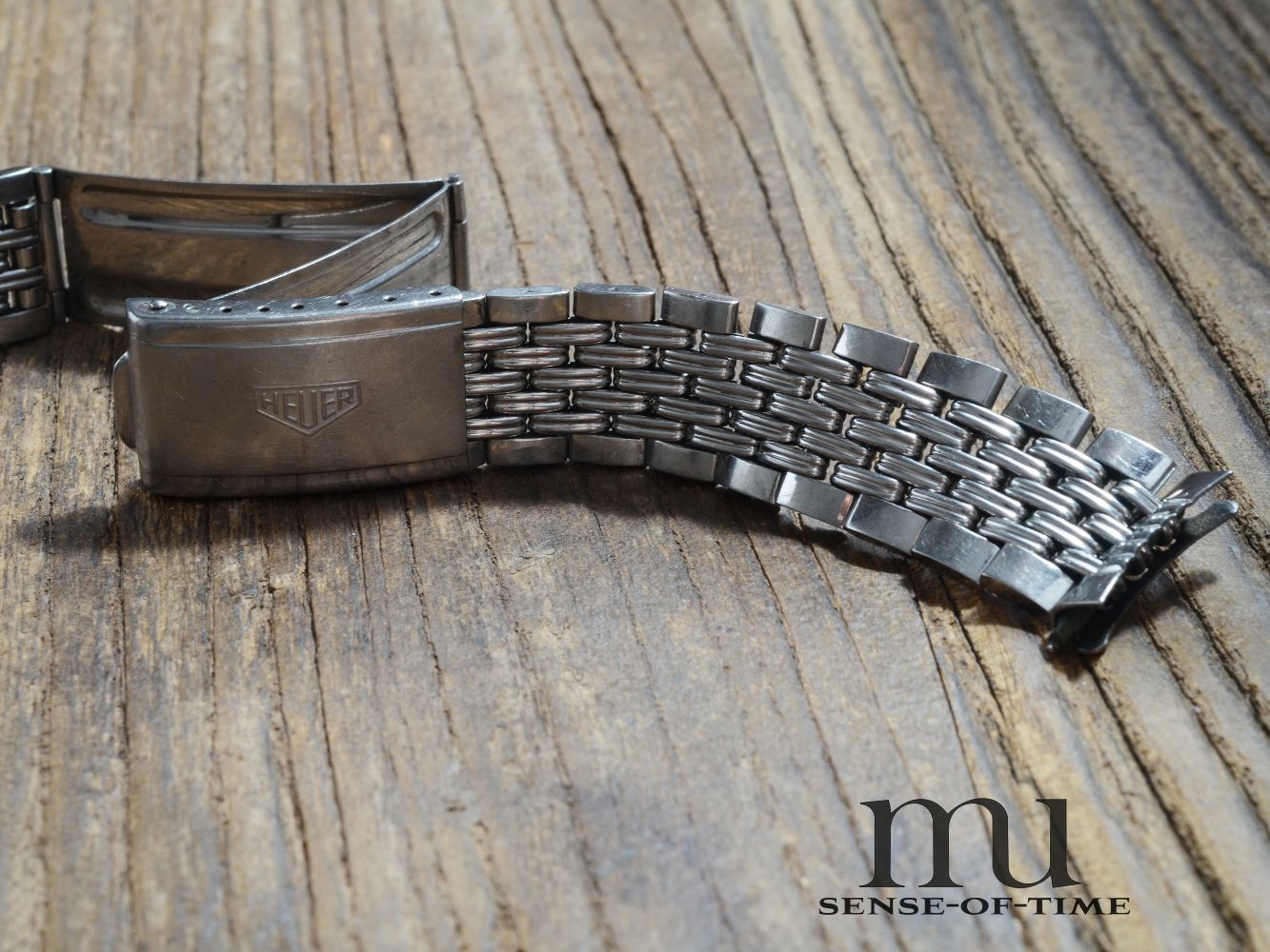 Heuer Camaro mit Gay Freres Double Bed Of Rice Bracelet