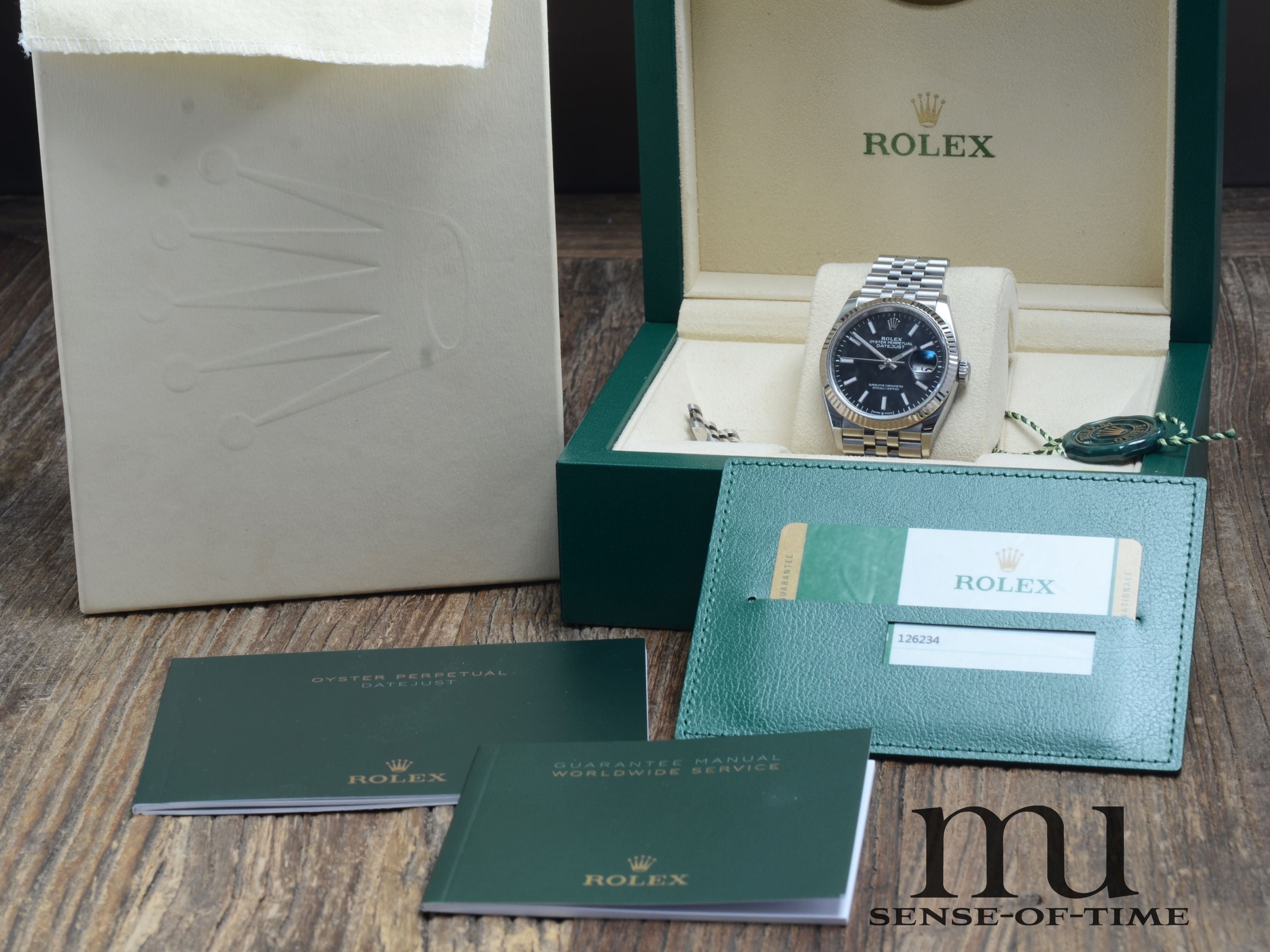 Rolex Datejust 36mm Black Dial Jubilee-Bracelet, LC100, Ref.: 126234