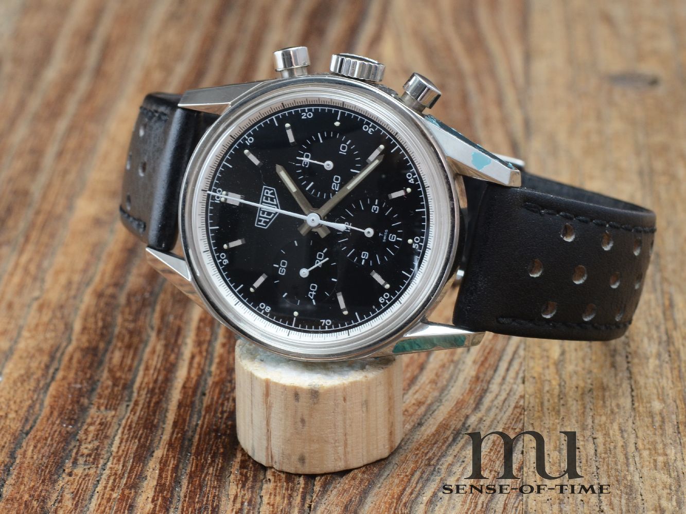 Heuer Carrera 1964 Re-Edition Lemania Handaufzug, NOS