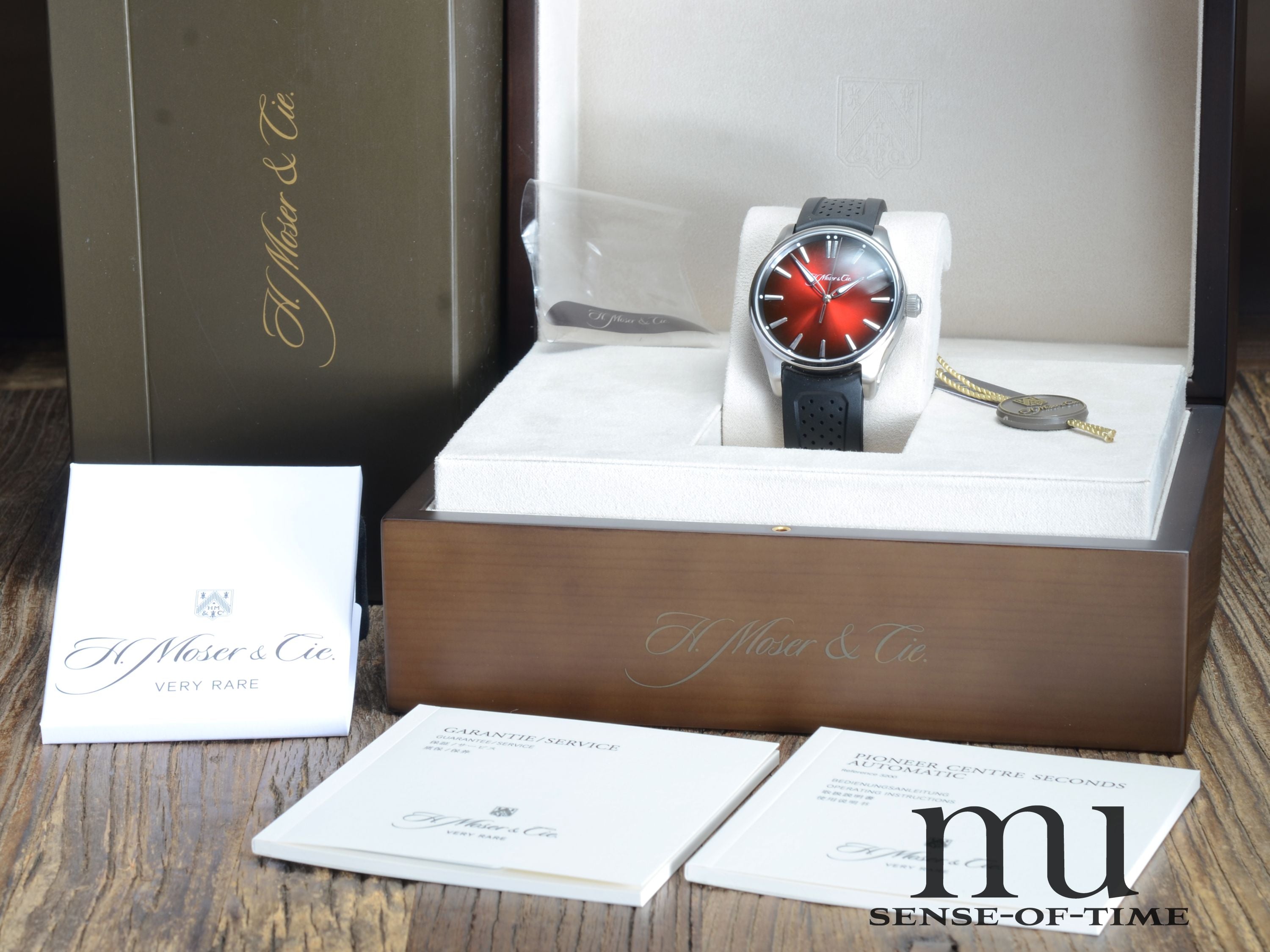 H. Moser & Cie Pioneer Centre Seconds Swiss Mad Red, Ref.: 3200-1207