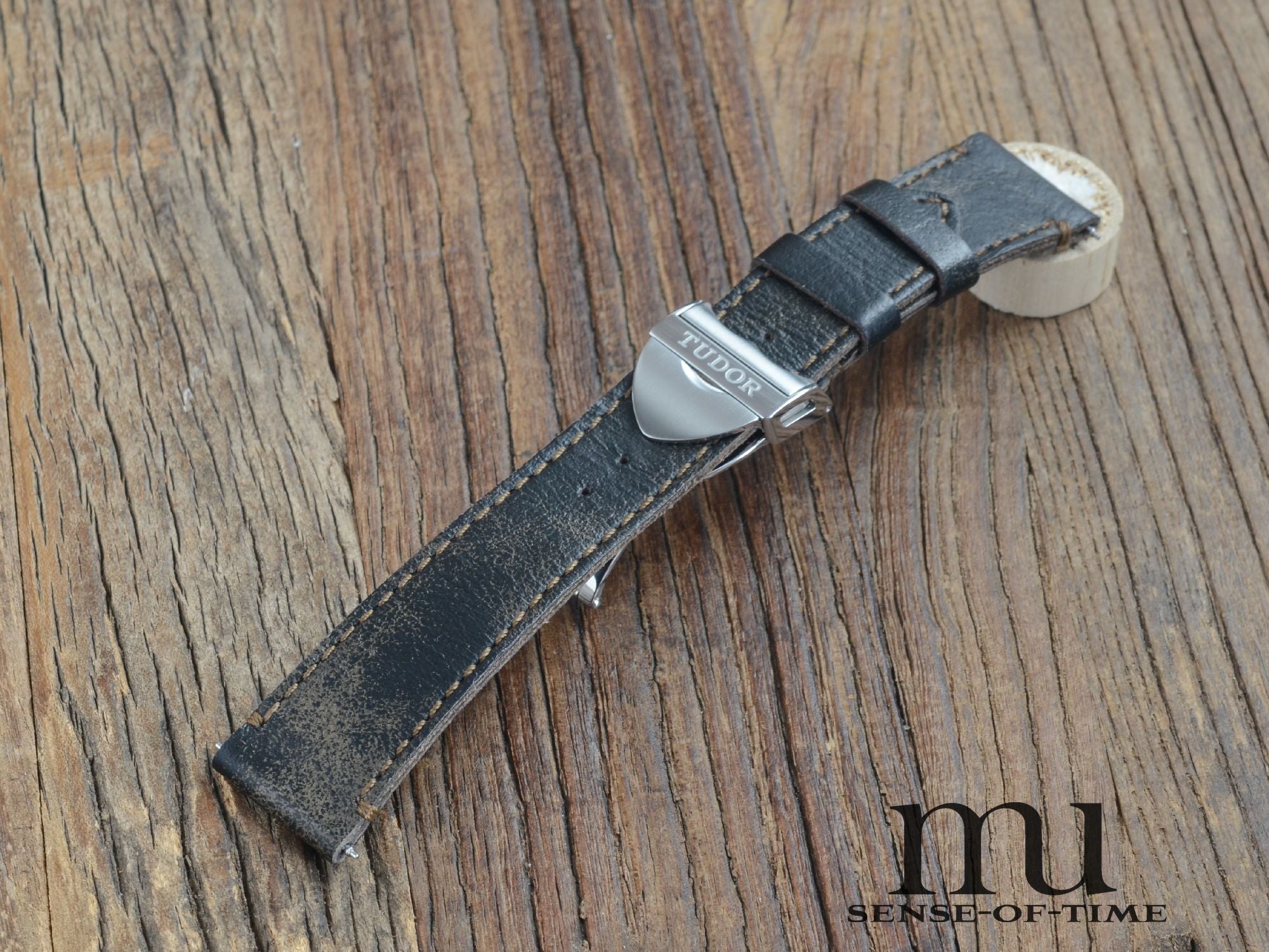 Zubehör: Tudor Vintage-Style Lederband mit Faltschließe, NOS