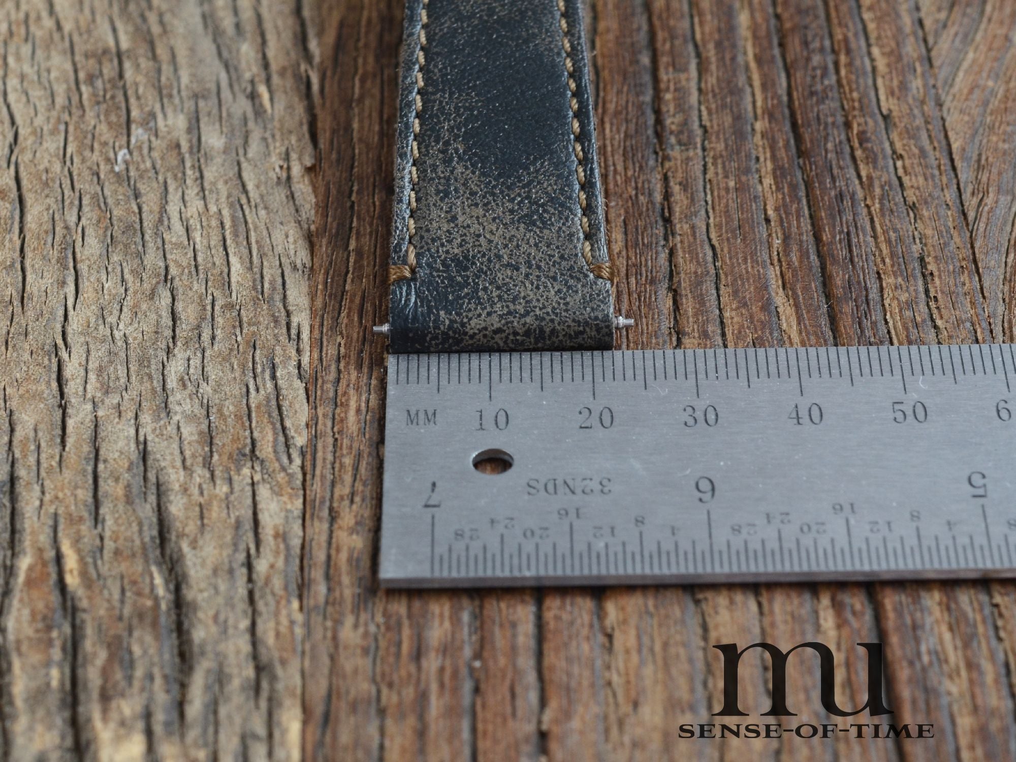 Zubehör: Tudor Vintage-Style Lederband mit Faltschließe, NOS