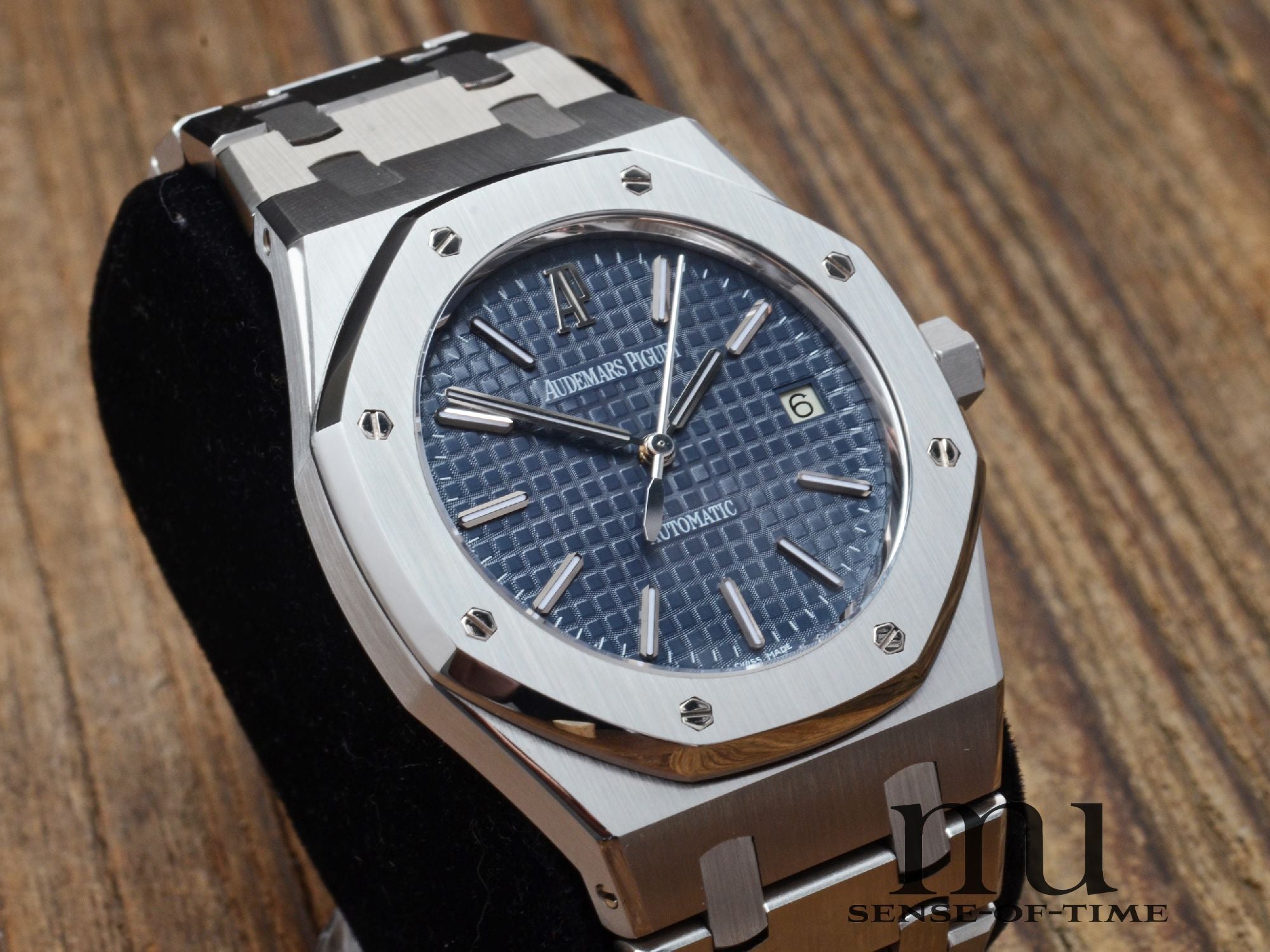 Audemars Piguet Royal Oak Ref.: 15300 Blue Boutique Dial F-Serie