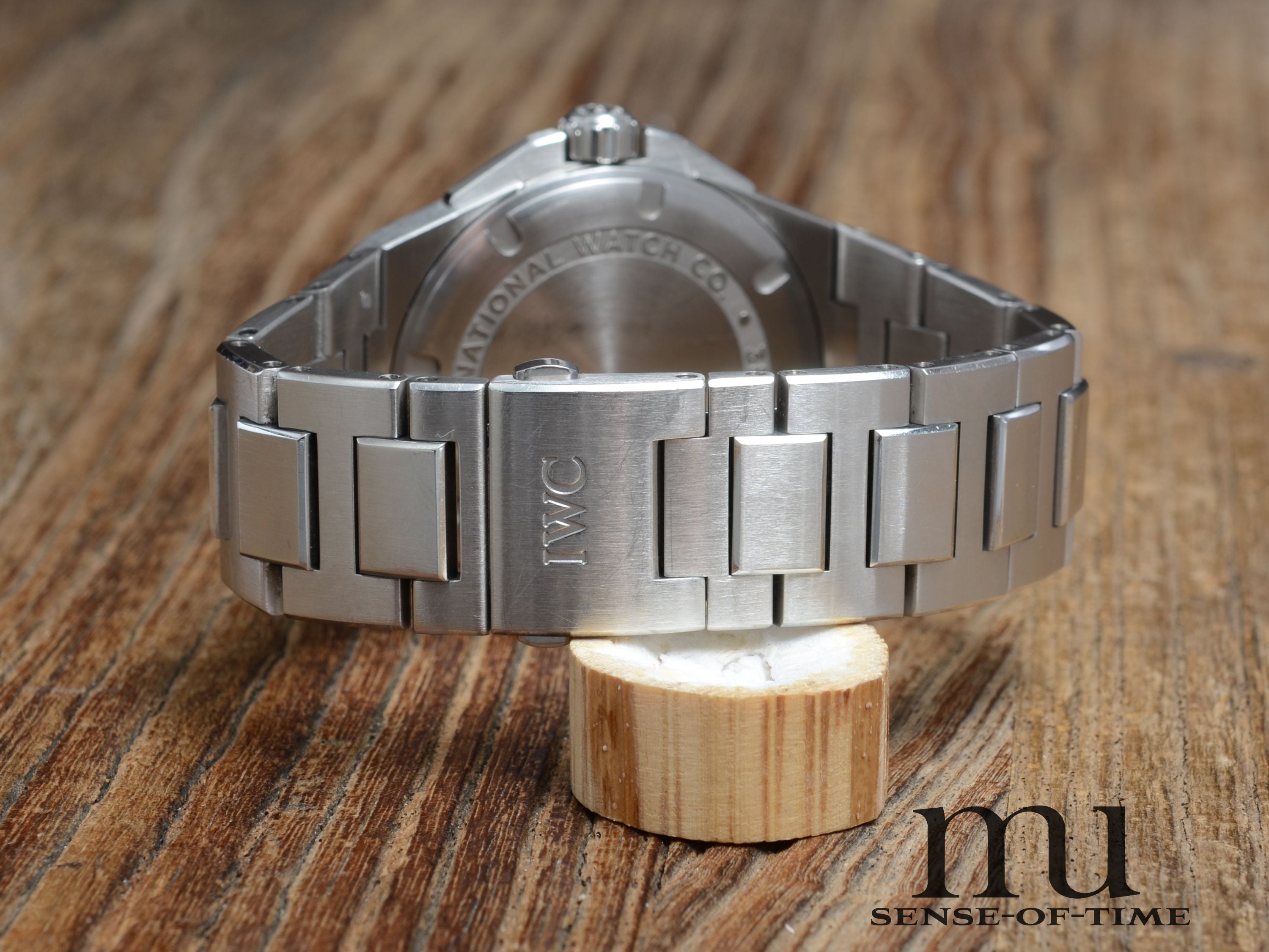 IWC Ingenieur Automatik Schwarzes Zifferblatt, IW323902