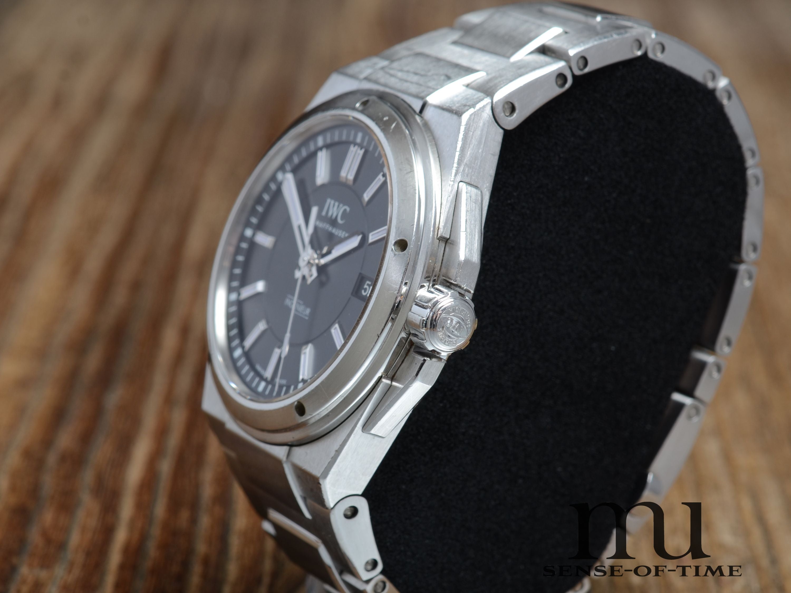IWC Ingenieur Automatik Schwarzes Zifferblatt, IW323902