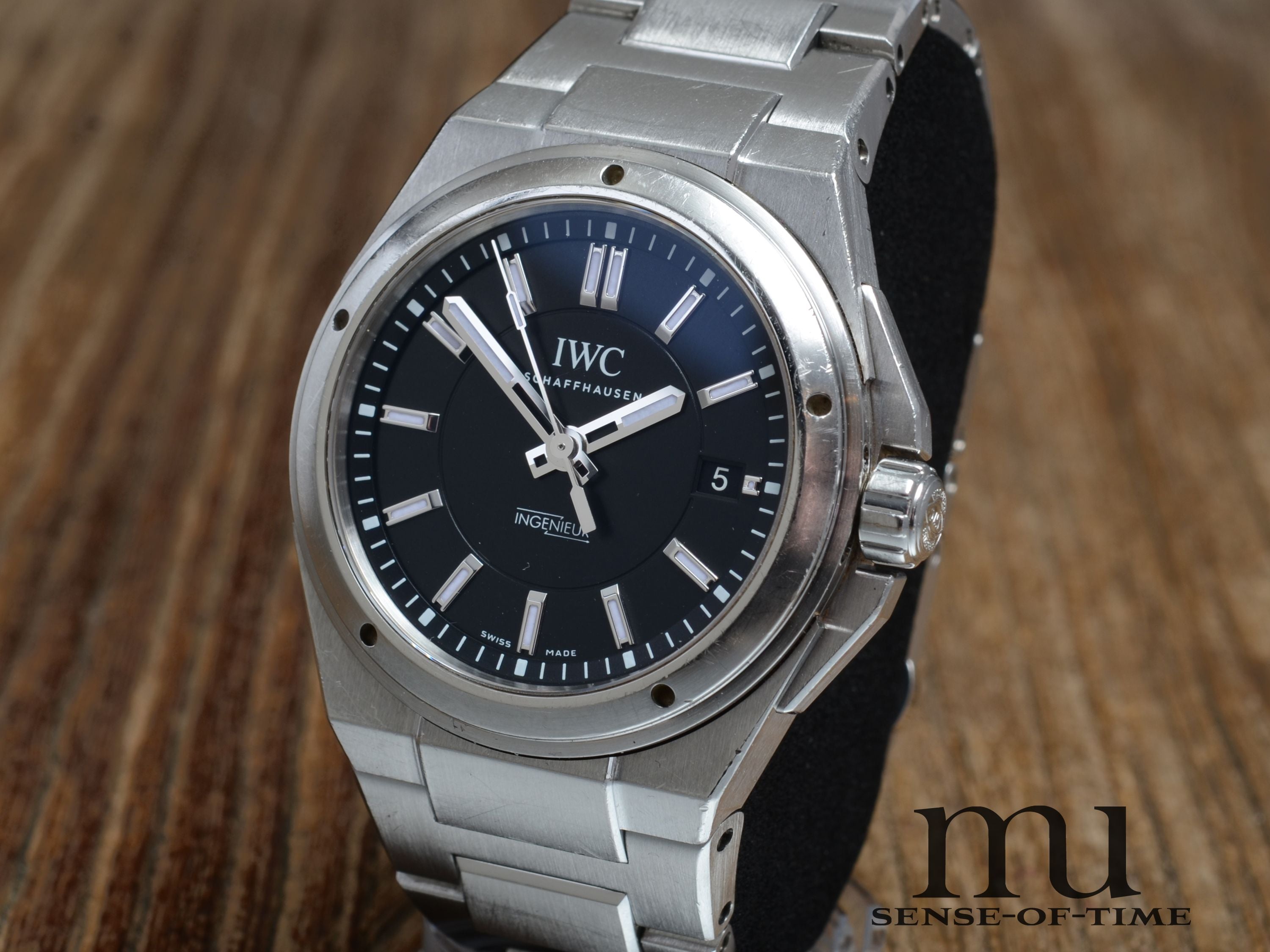 IWC Ingenieur Automatik Schwarzes Zifferblatt, IW323902
