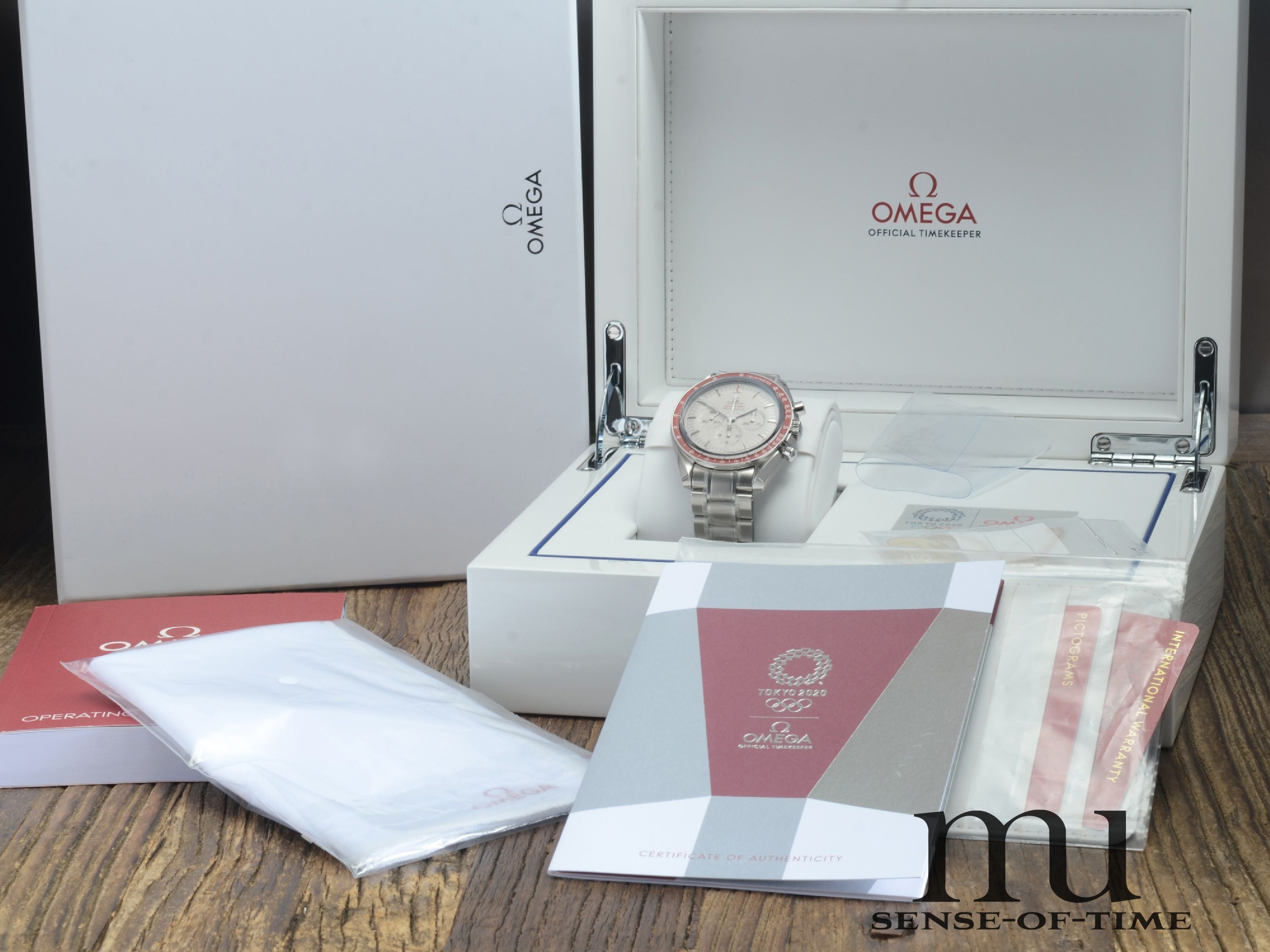 Omega Speedmaster Rising Sun Limited Edition Olympia, neu, Ref.: 522.30.42.30.06.001
