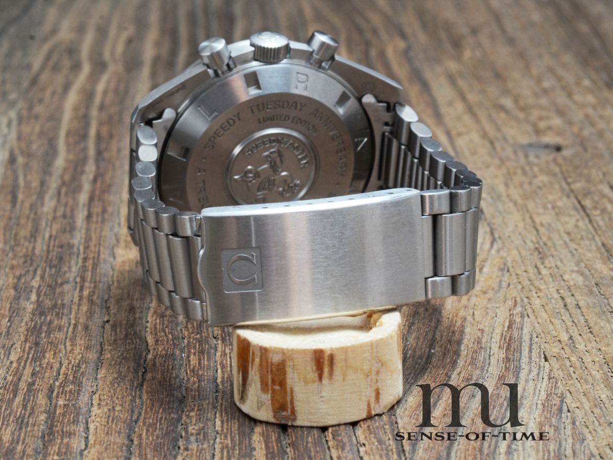 Omega Speedmaster SpeedyTuesday I Limited Edition mit Extra-Stahlband, Full Set
