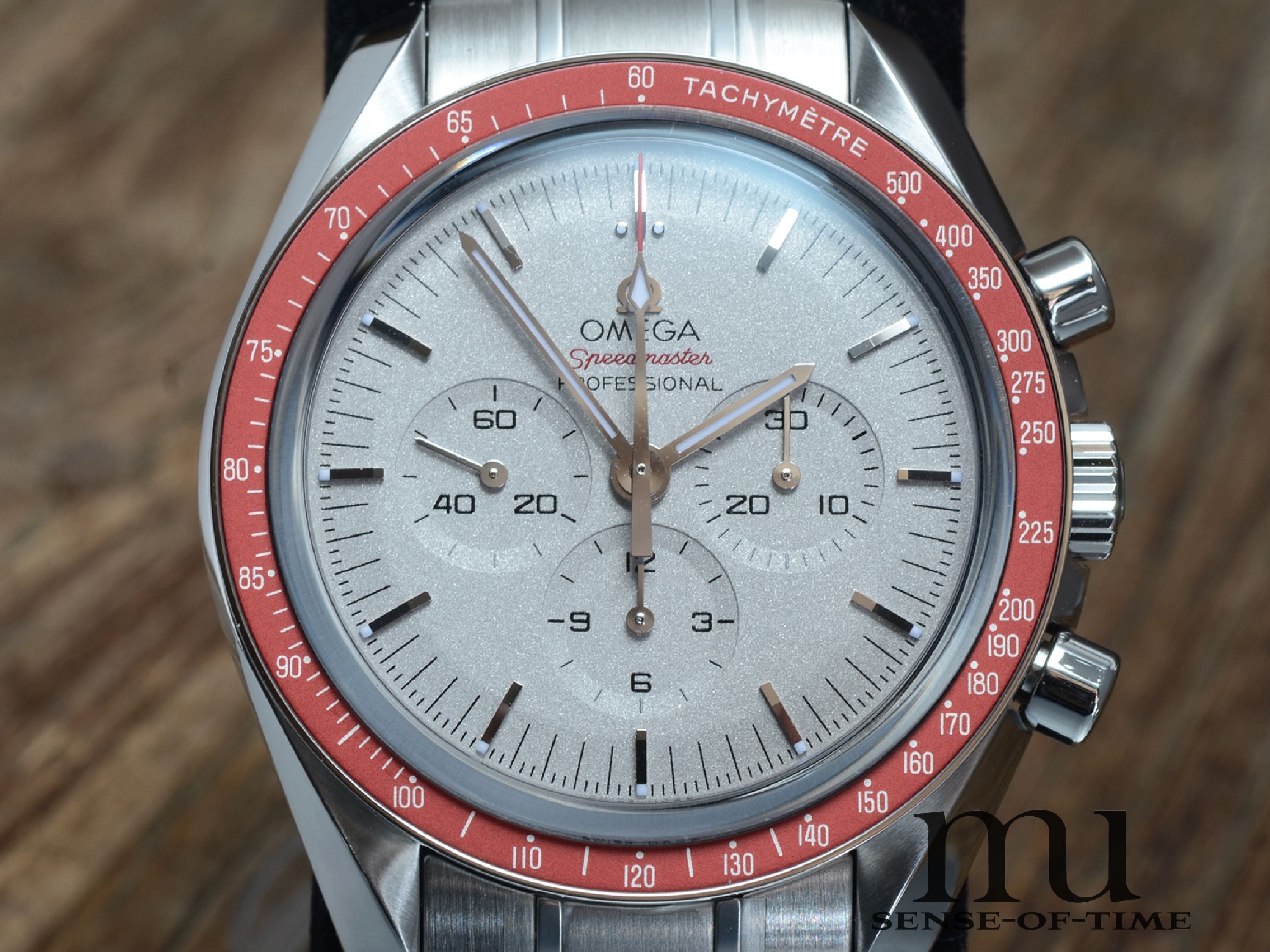 Omega Speedmaster Rising Sun Limited Edition Olympia, neu