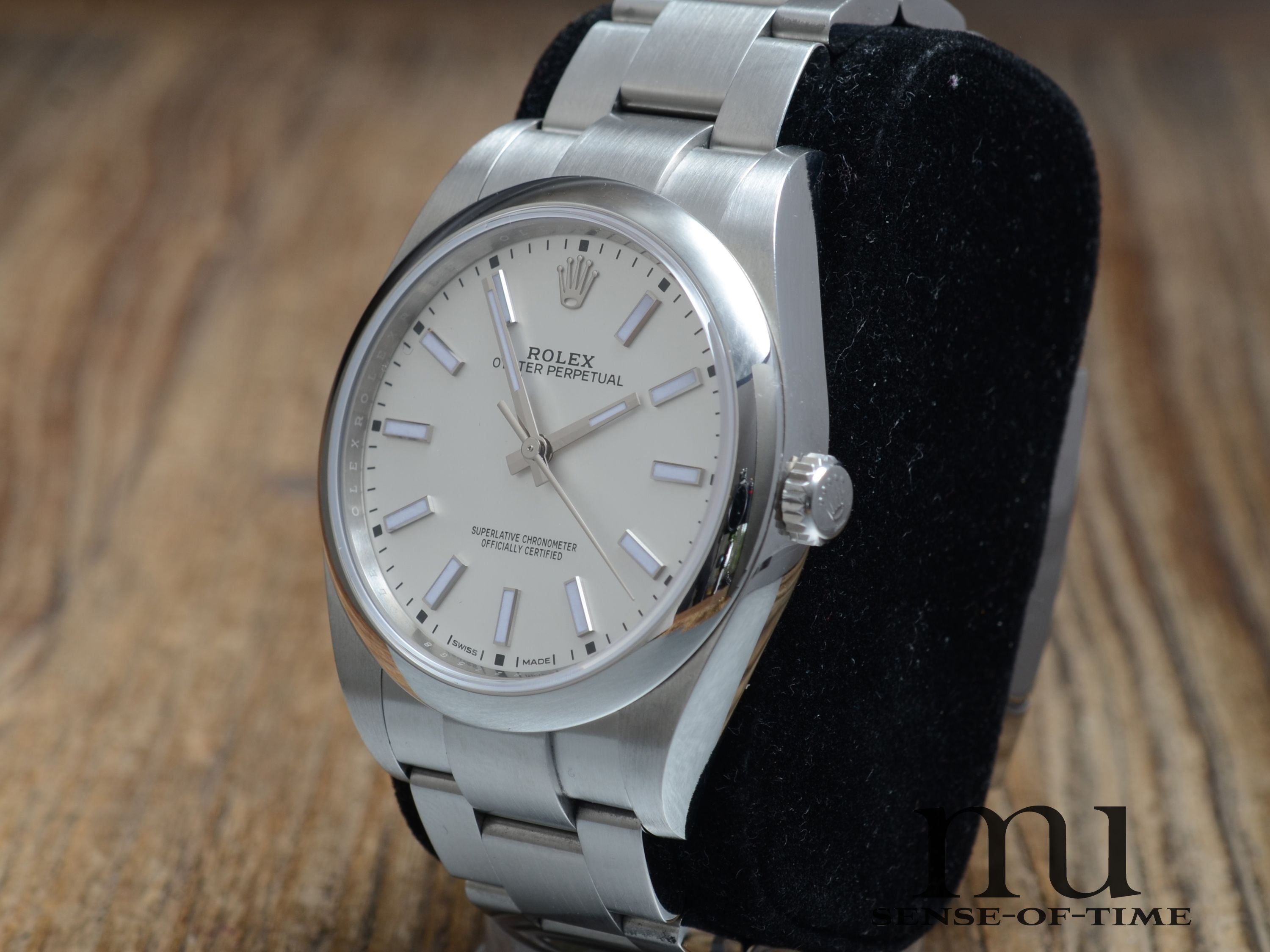 Rolex Oyster Perpetual 39mm, Weißes Zifferblatt, Ref. 114300