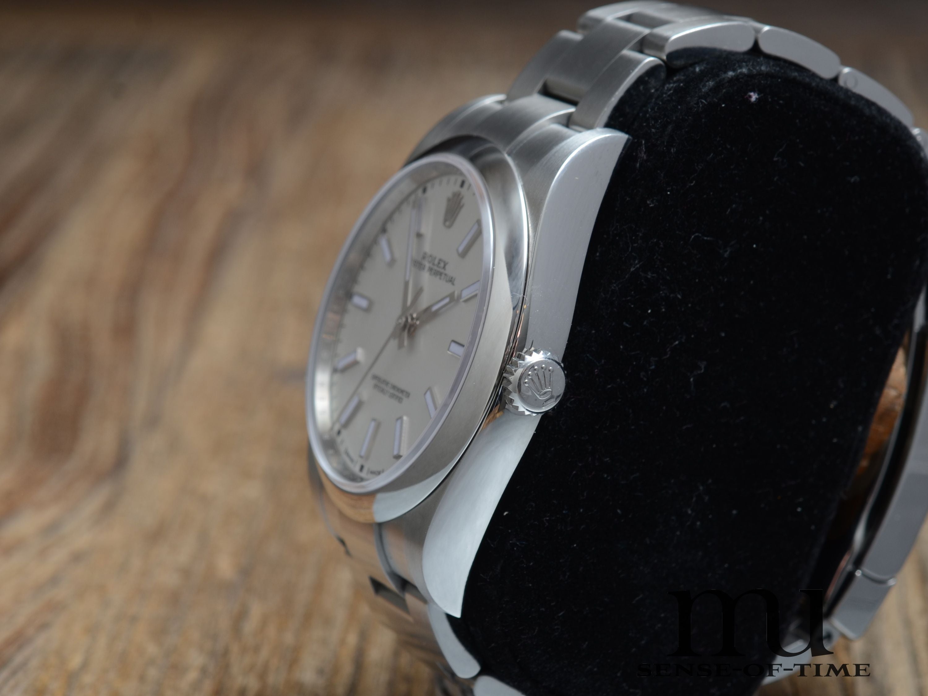 Rolex Oyster Perpetual 39mm, Weißes Zifferblatt, Ref. 114300