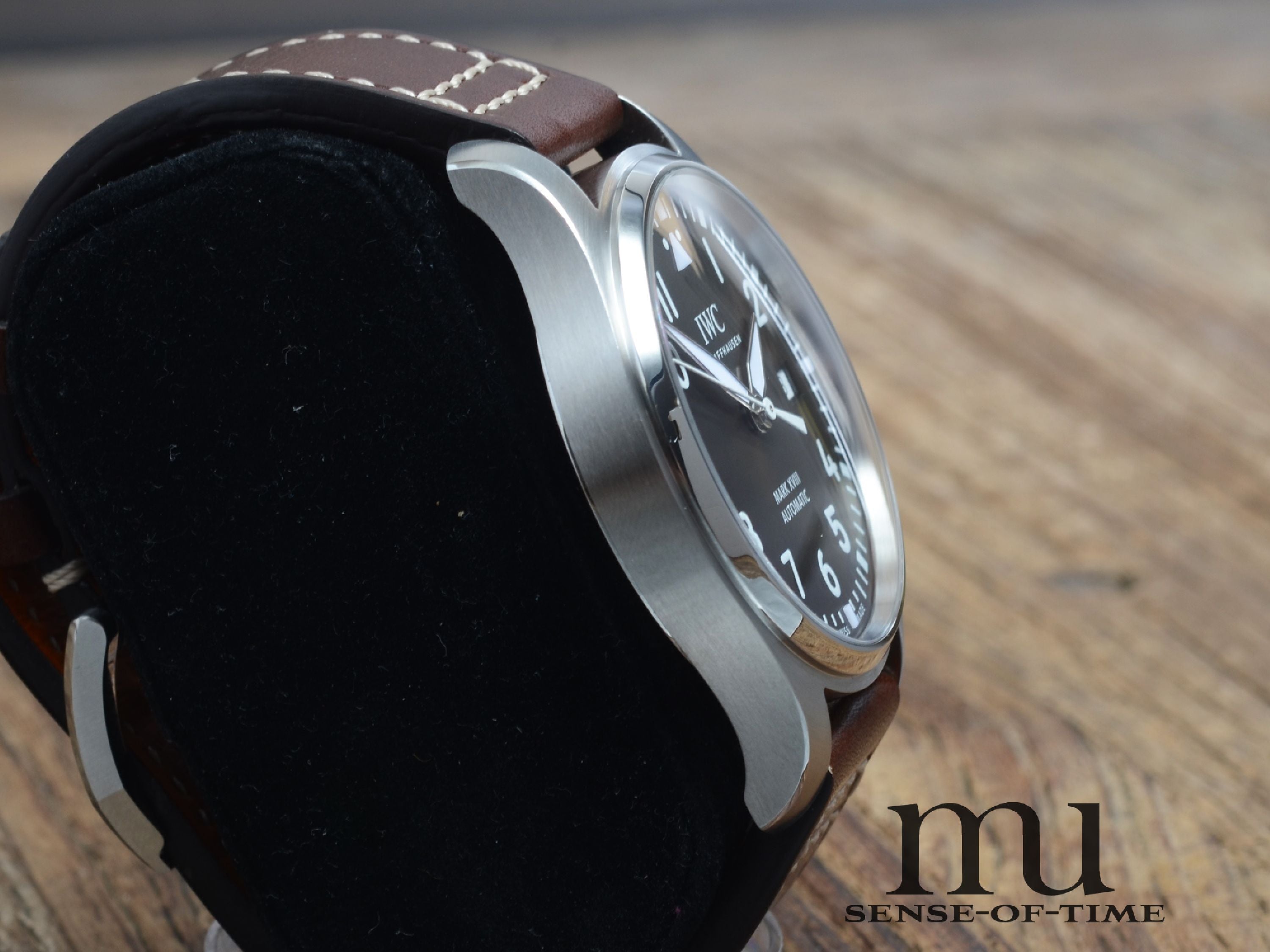 IWC Mark XVIII Spitfire Fliegeruhr Saint-Exupery Pilot's Watch, Ref.: IW327003 Brown Dial