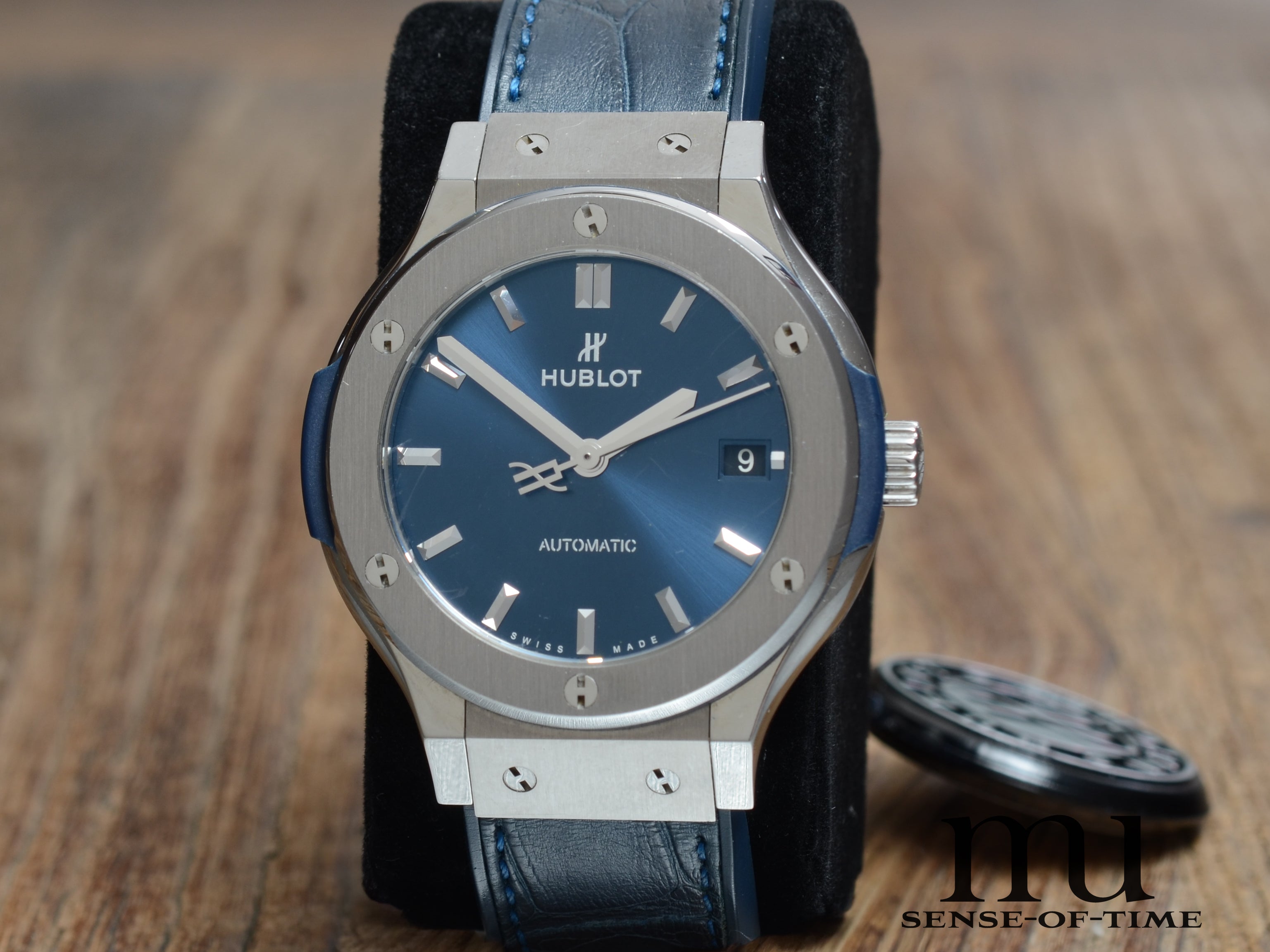 Hublot Classic Fusion, Medium 38mm, Blaues Zifferblatt, Ref.: 565.NX.7170.LR