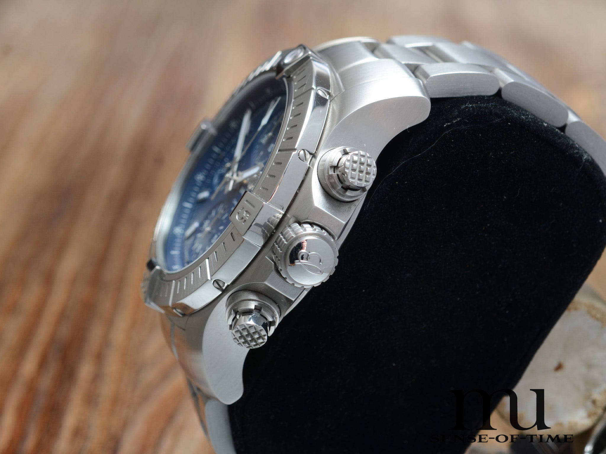 Breitling Avenger Chronograph Blaues Zifferblatt 43mm, Ref.: A13385