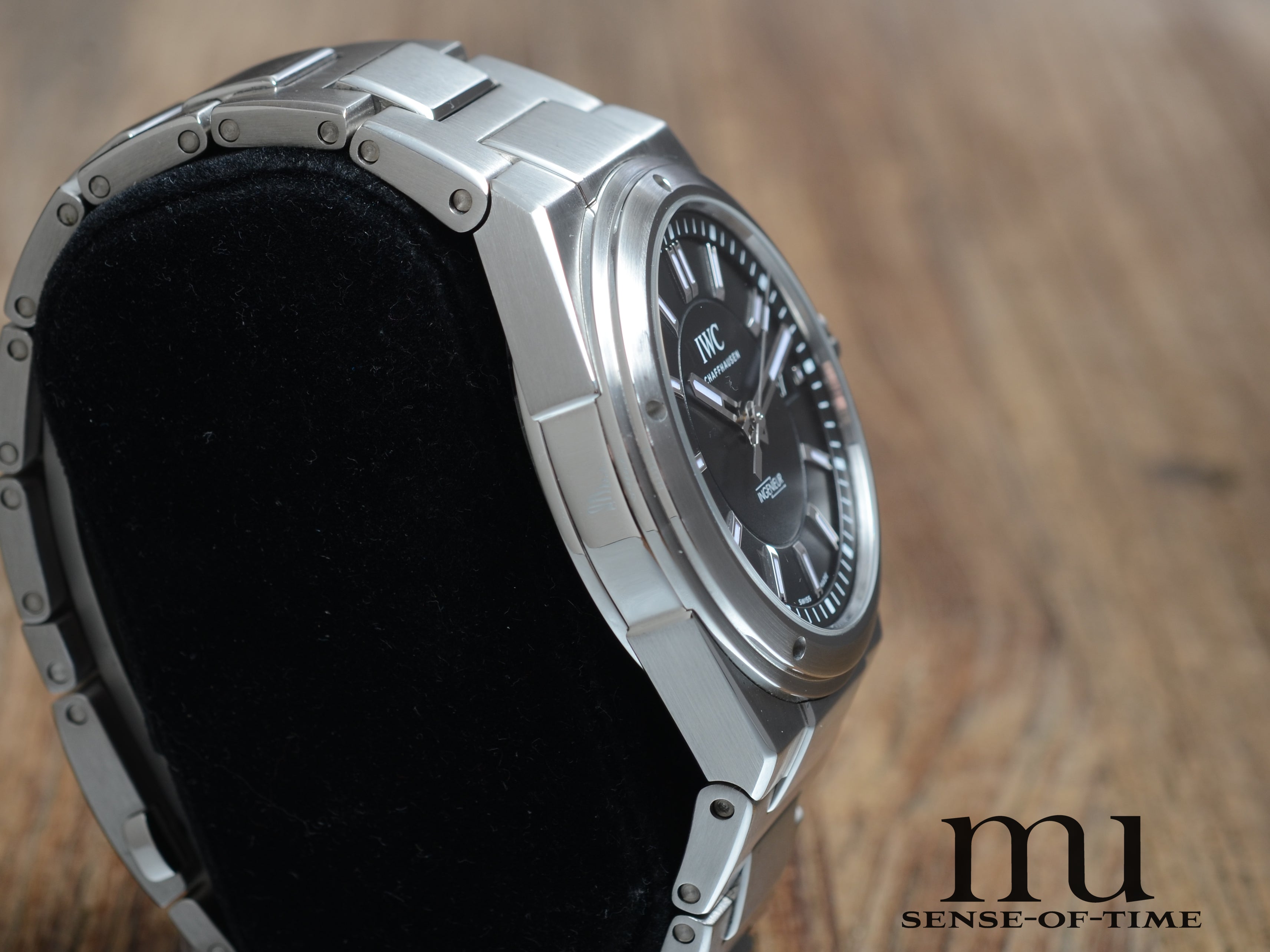 IWC Ingenieur Schwarzes Zifferblatt 40mm B&P, IW323902